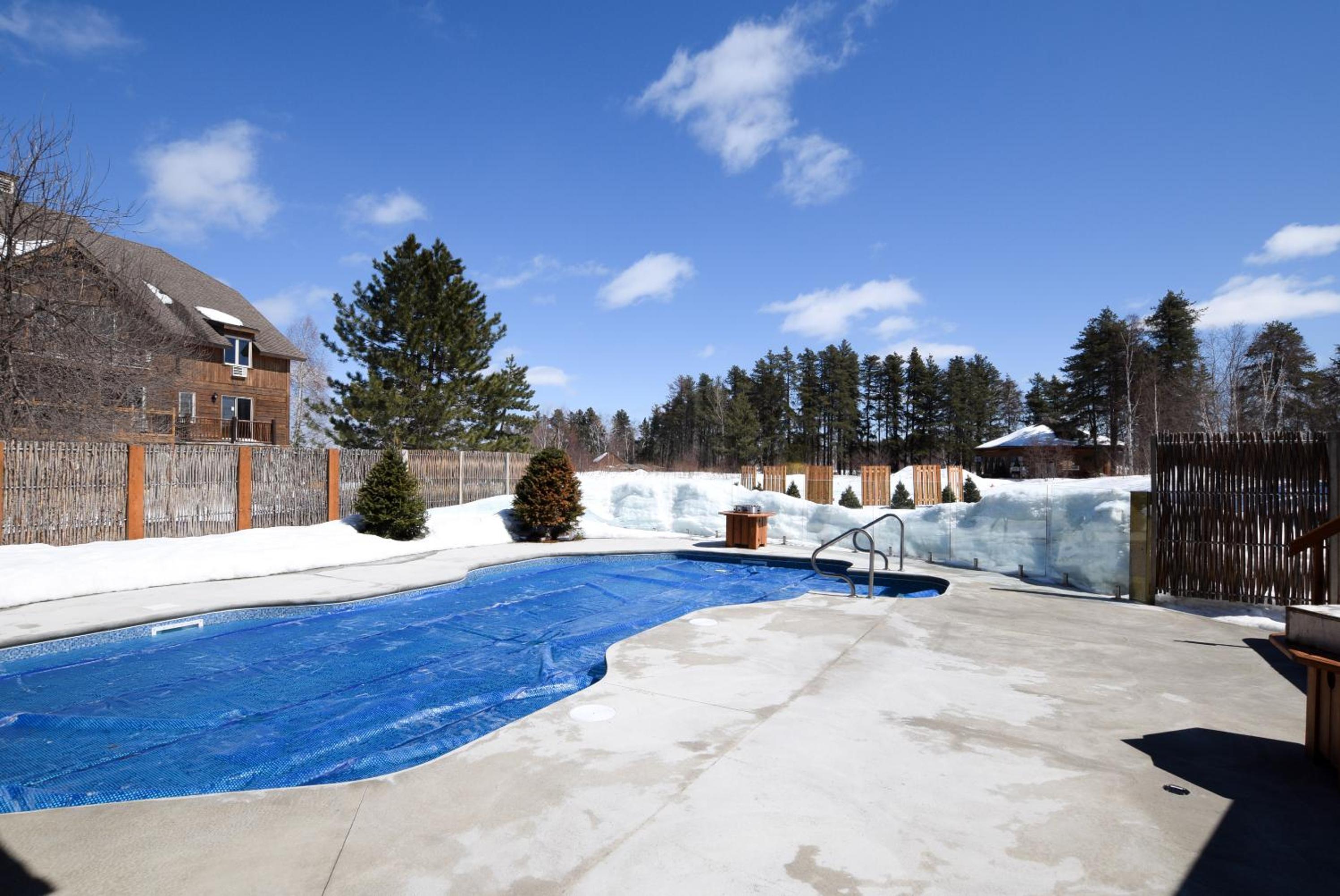 Les Condos Du Lac Taureau- Rooms & Condos