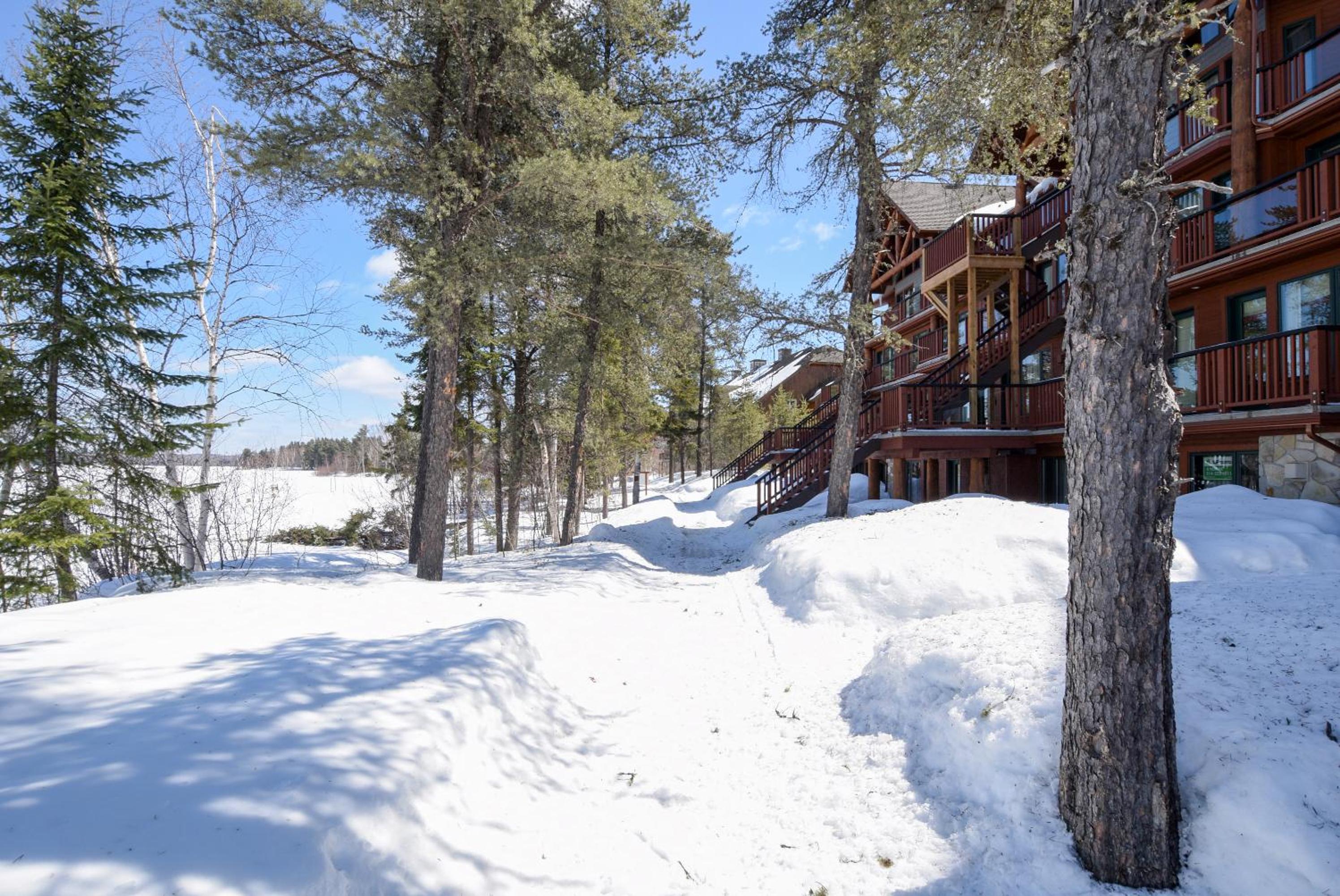 Les Condos Du Lac Taureau- Rooms & Condos