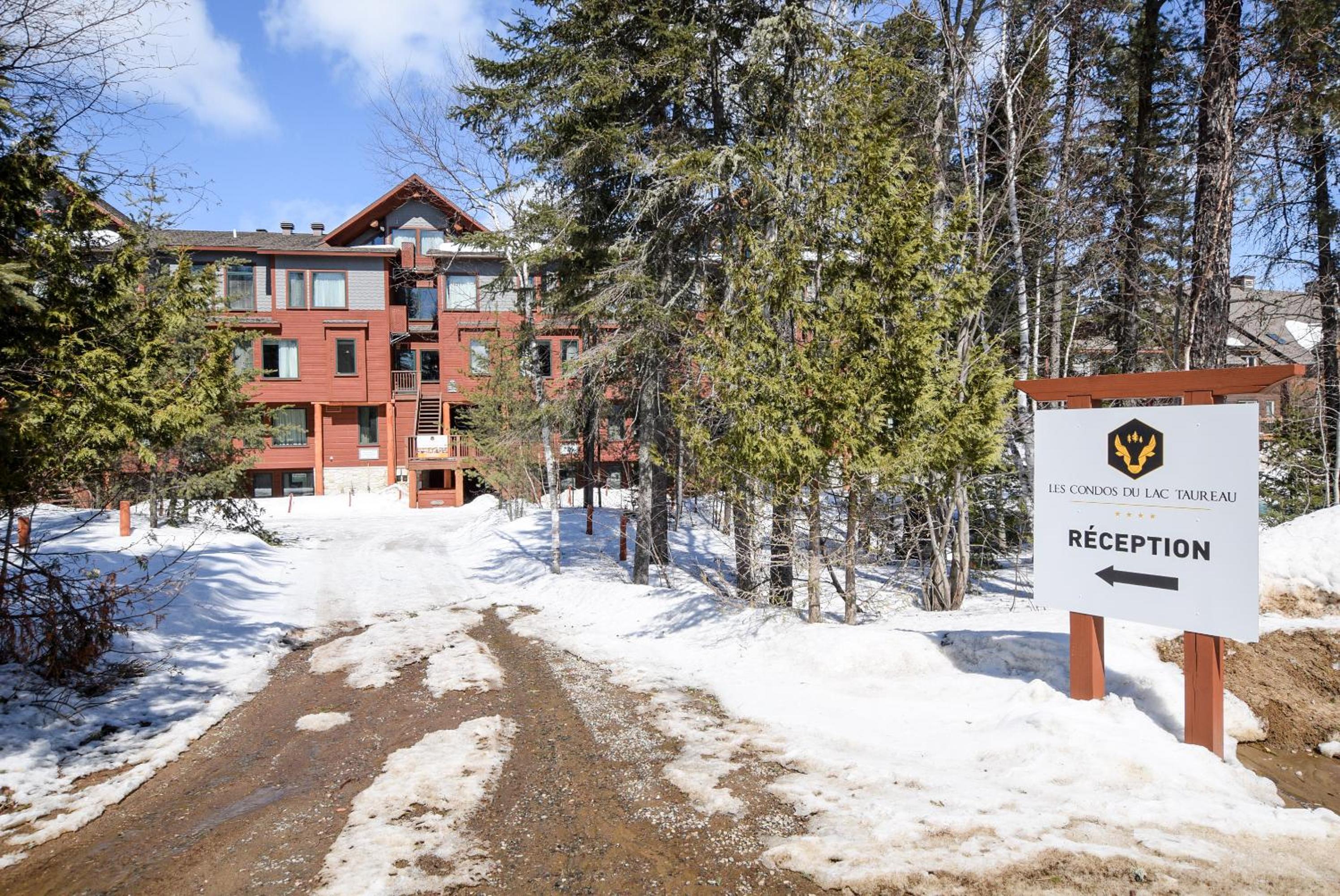 Les Condos Du Lac Taureau- Rooms & Condos