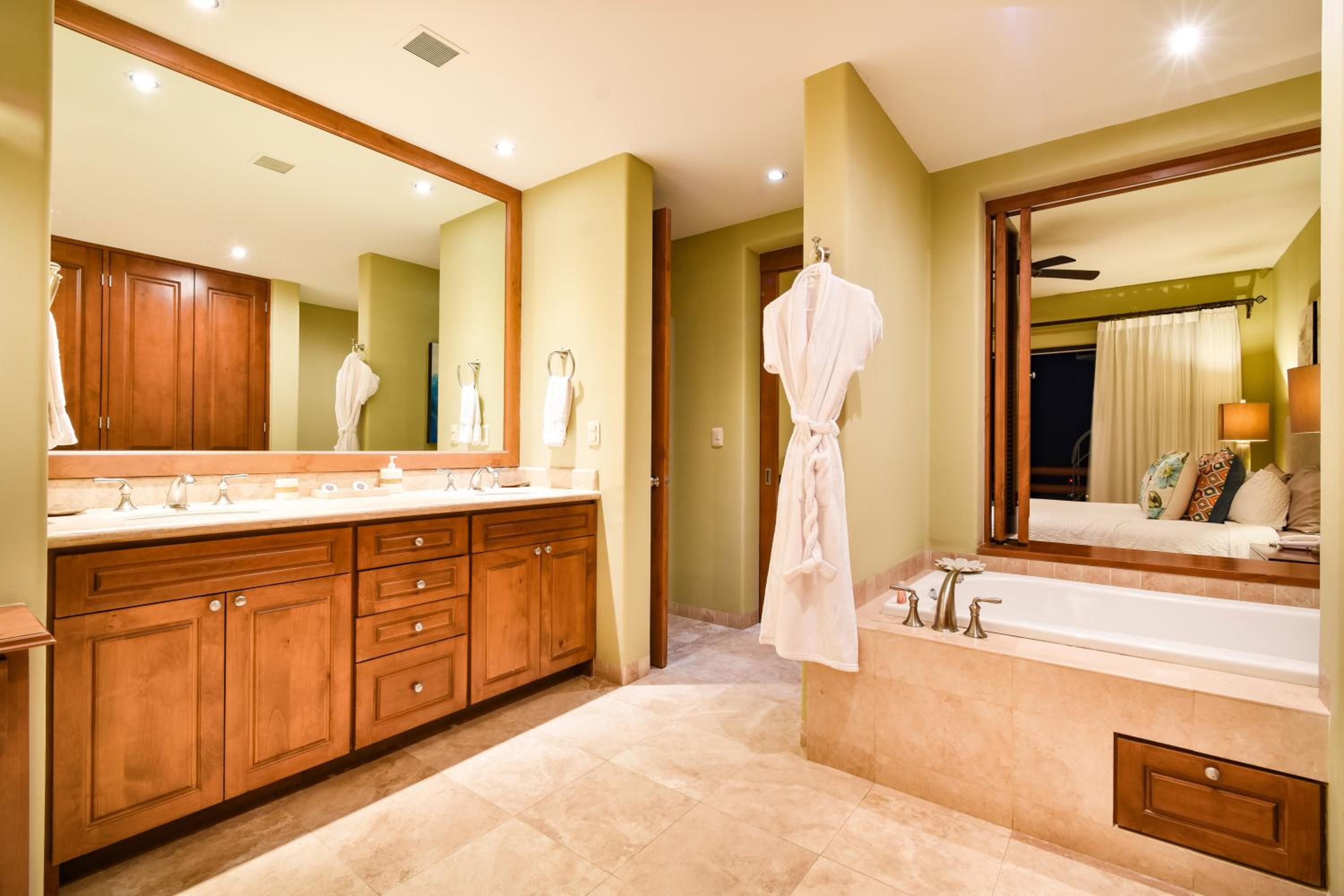 Photo 16 sur 61 de Alegranza Luxury Resort - All Master Suite