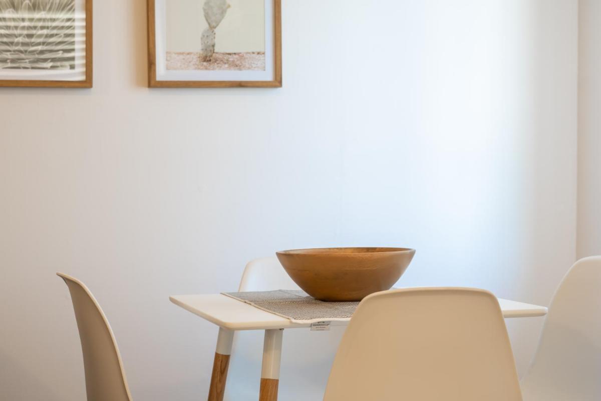 Charming 2BR Casita in Front of Park