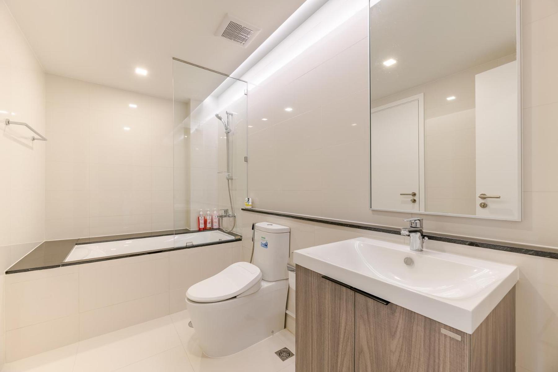 Sukhumvit Asok Modern Suite
