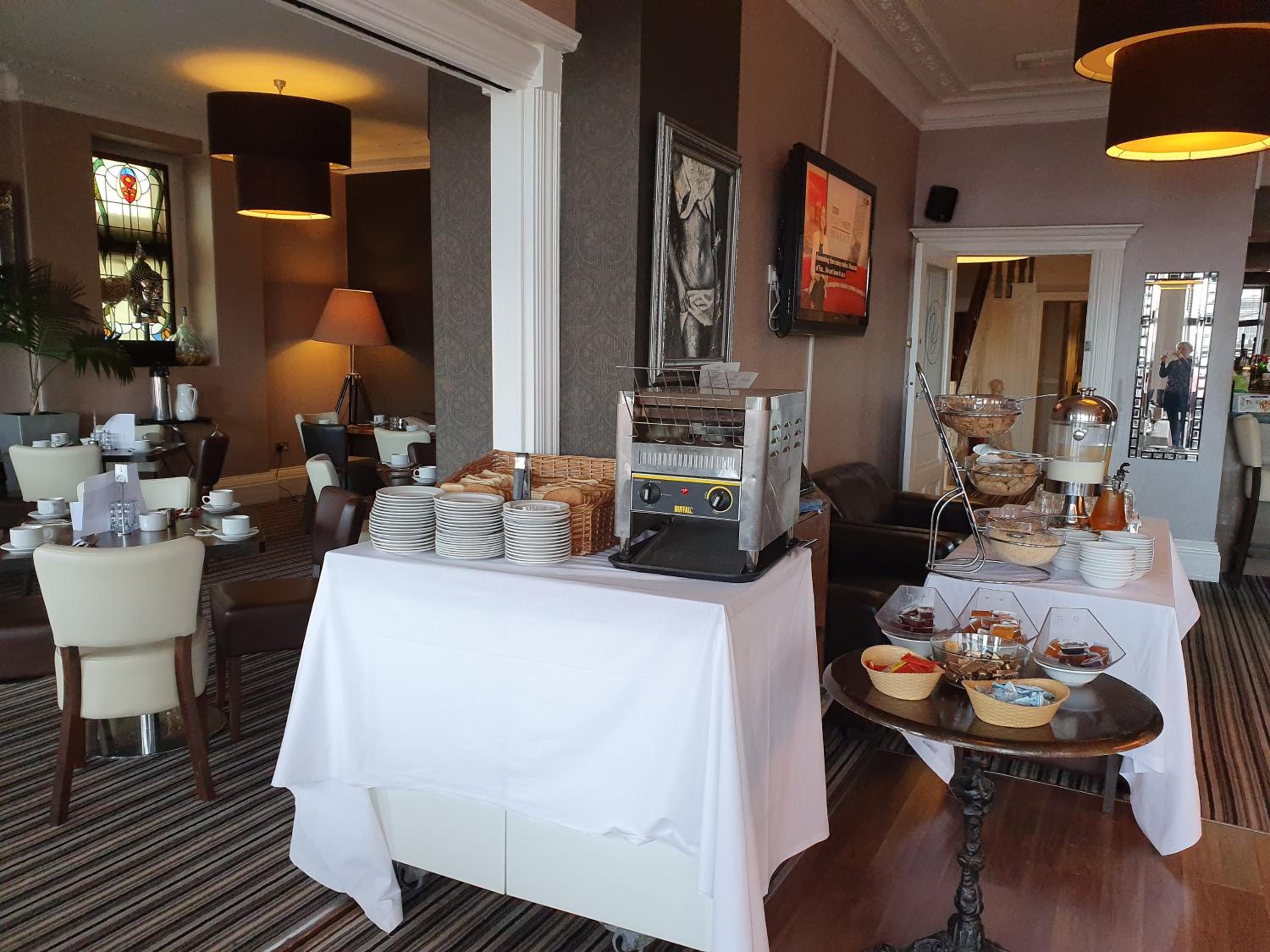 Weston-super-Mare Vacations - The York Hotel - Property Image 11