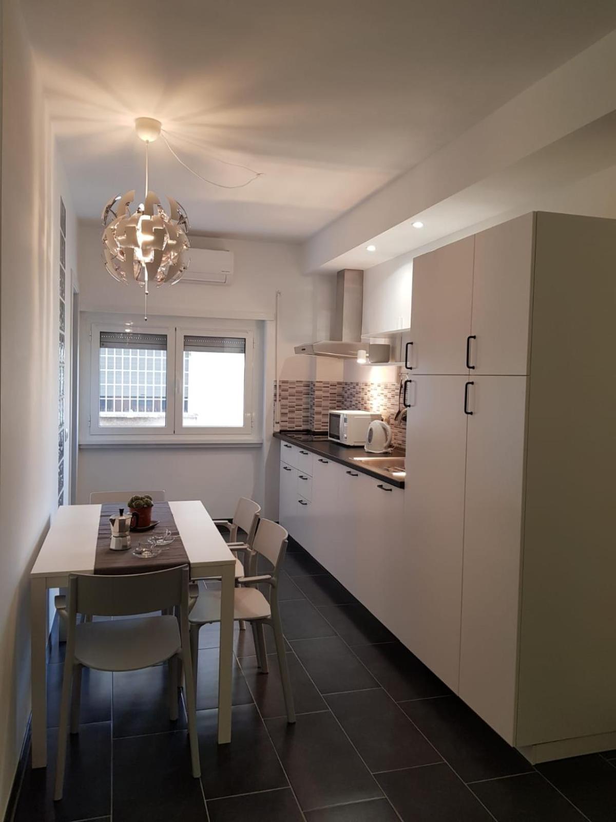 Nomentana White Apartments