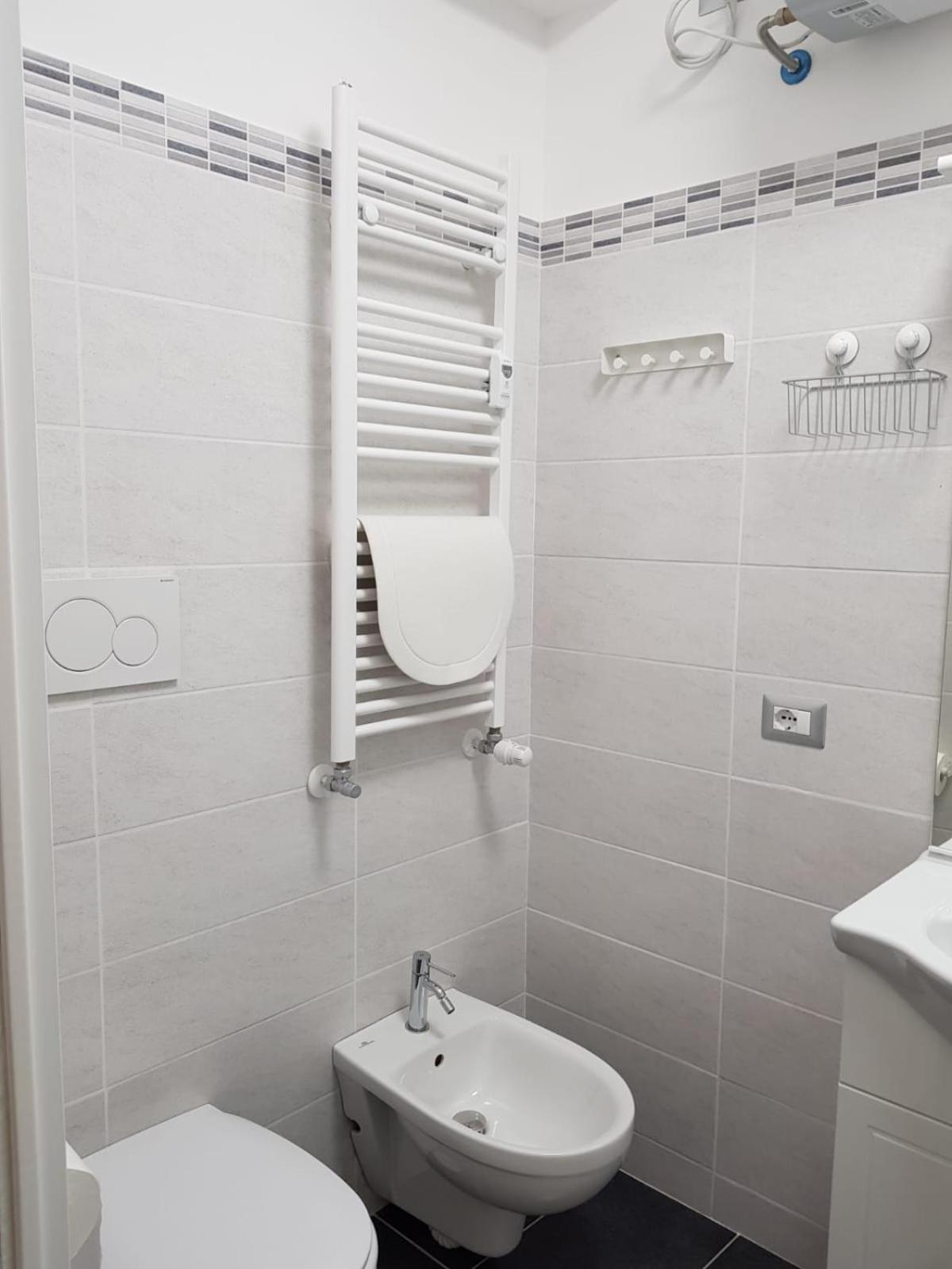 Nomentana White Apartments