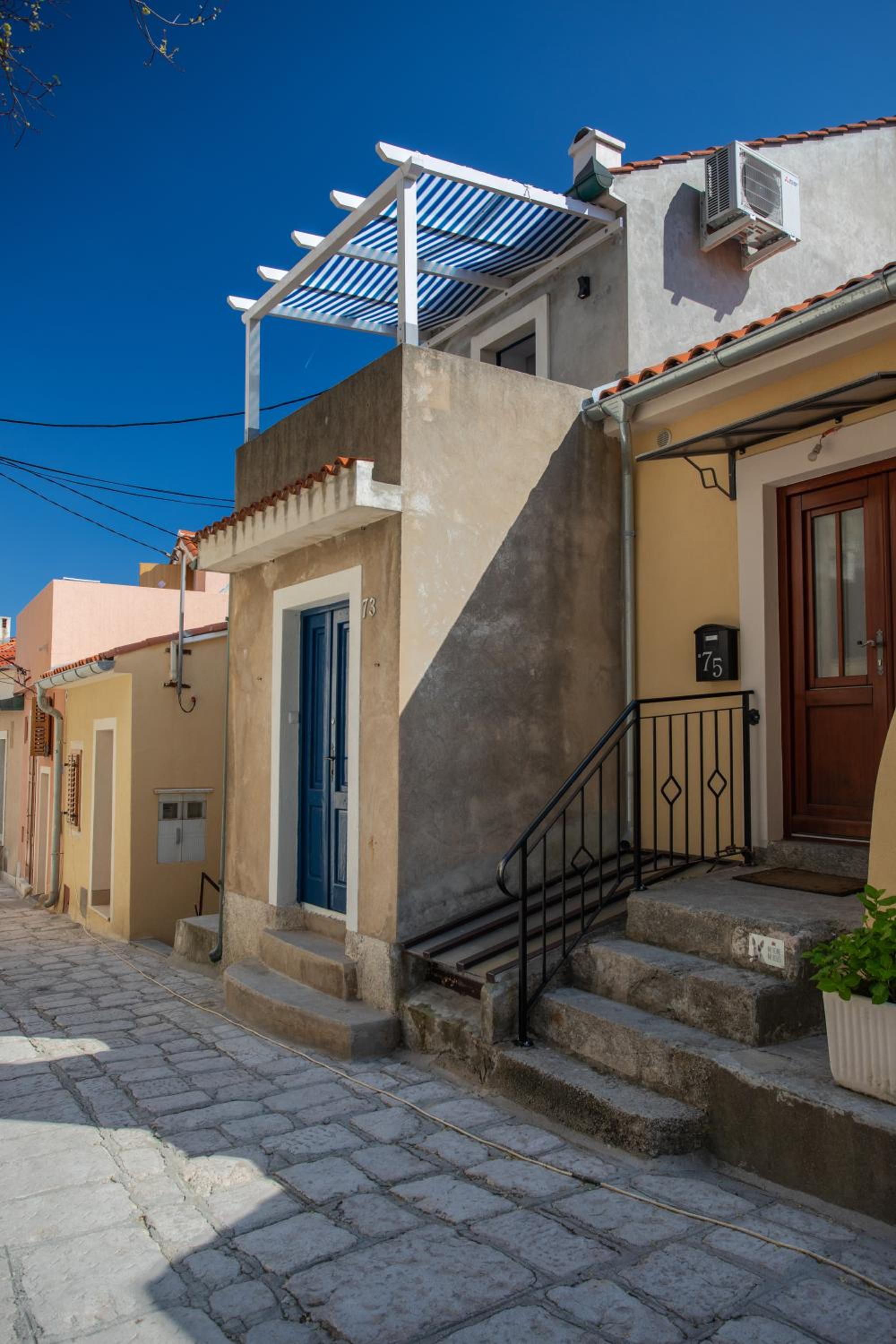 Little house in Baška view 5