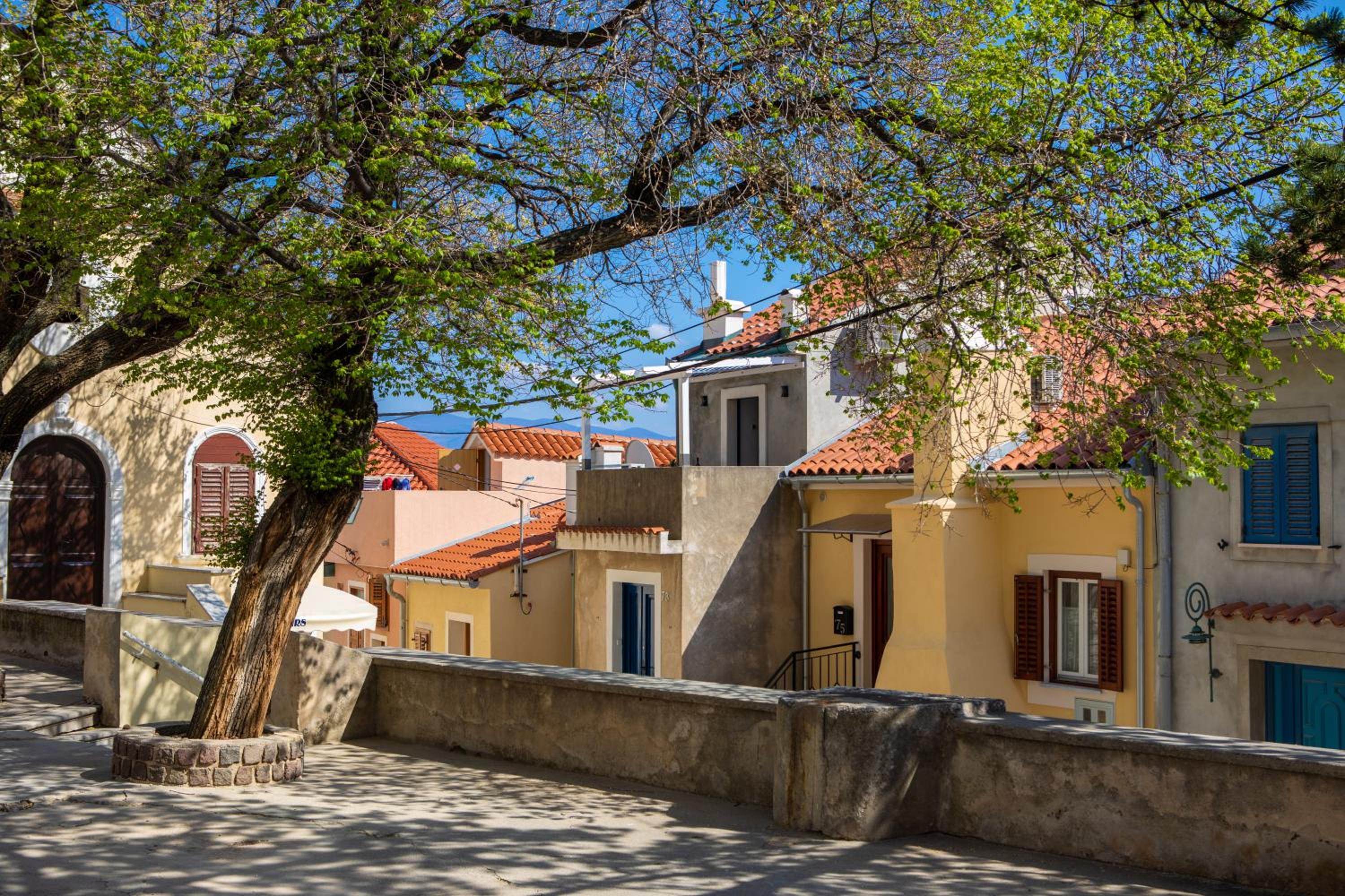 Little house in Baška view 4