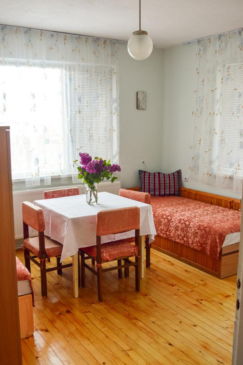 Velkovski Guest House