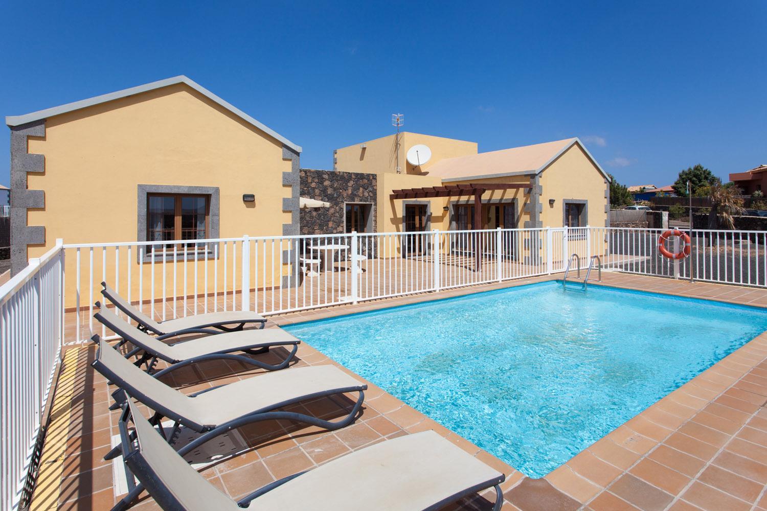 Hotel Villas & Apartamentos Tao Mazo - Image 1