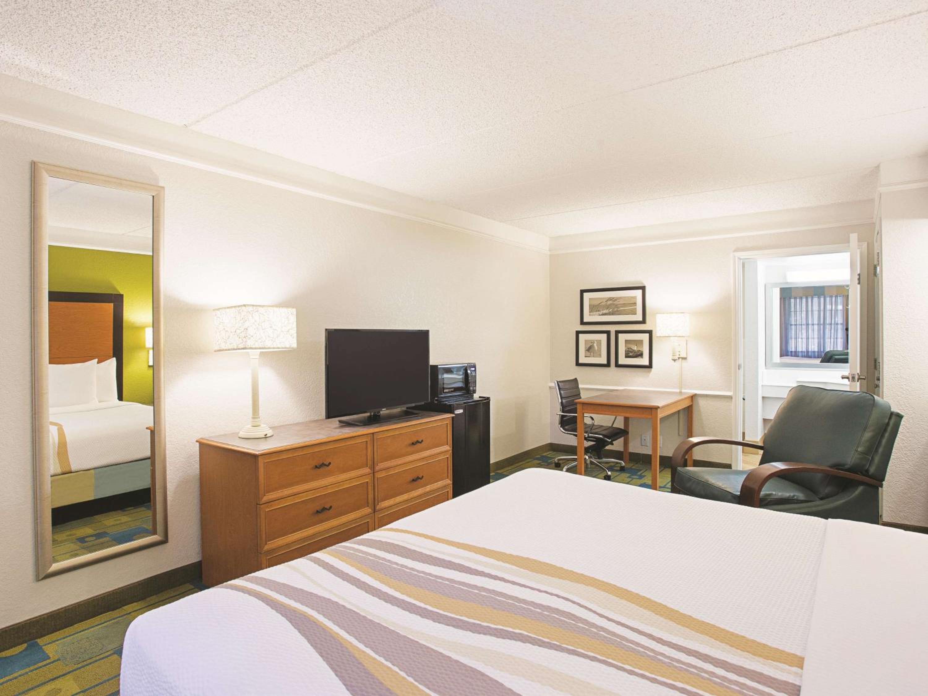 San Diego Vacations - La Quinta Inn by Wyndham San Diego Chula Vista - Property Image 19