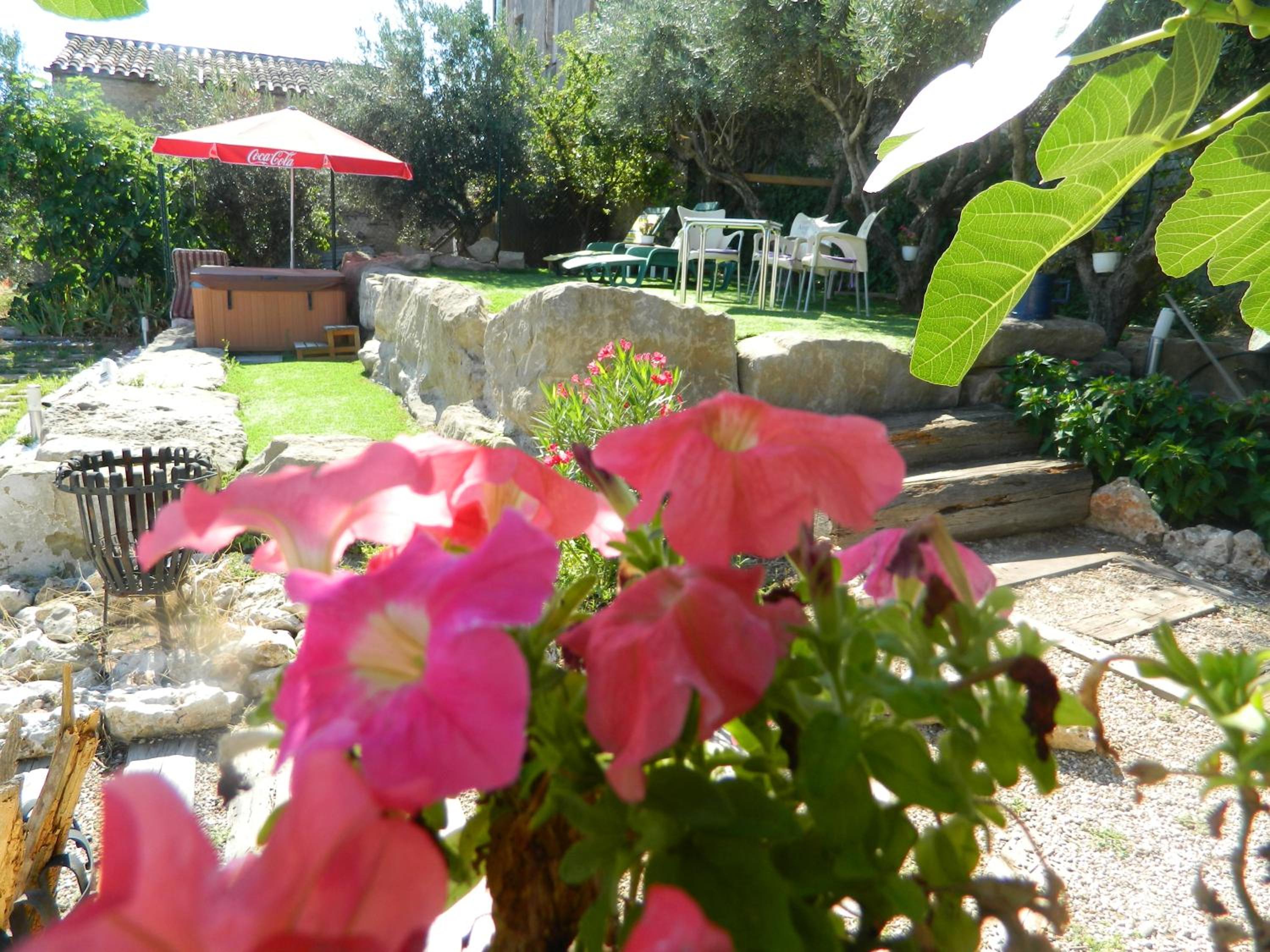 Photo 18