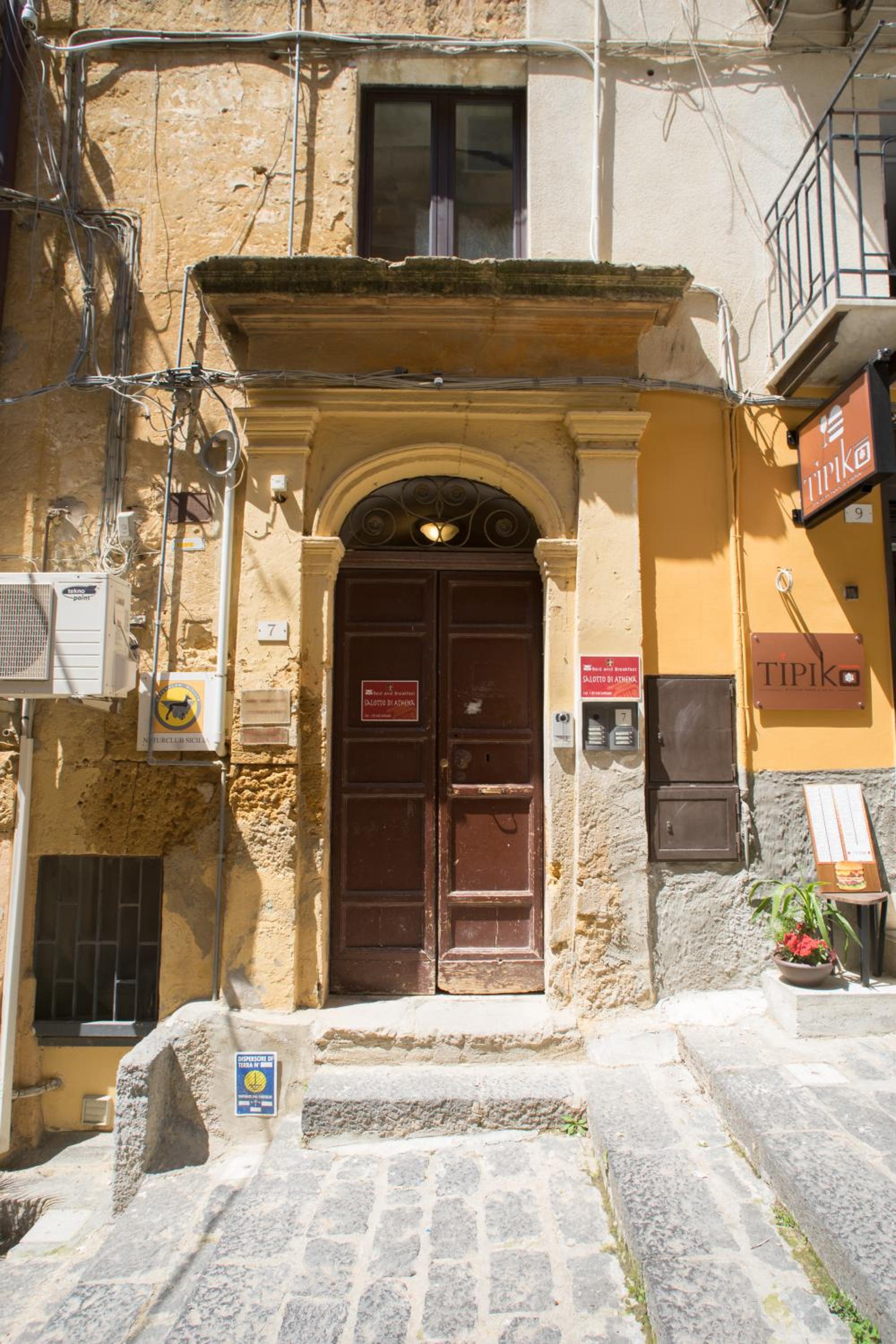 Hotel B&B Salotto Di Athena - Image 1