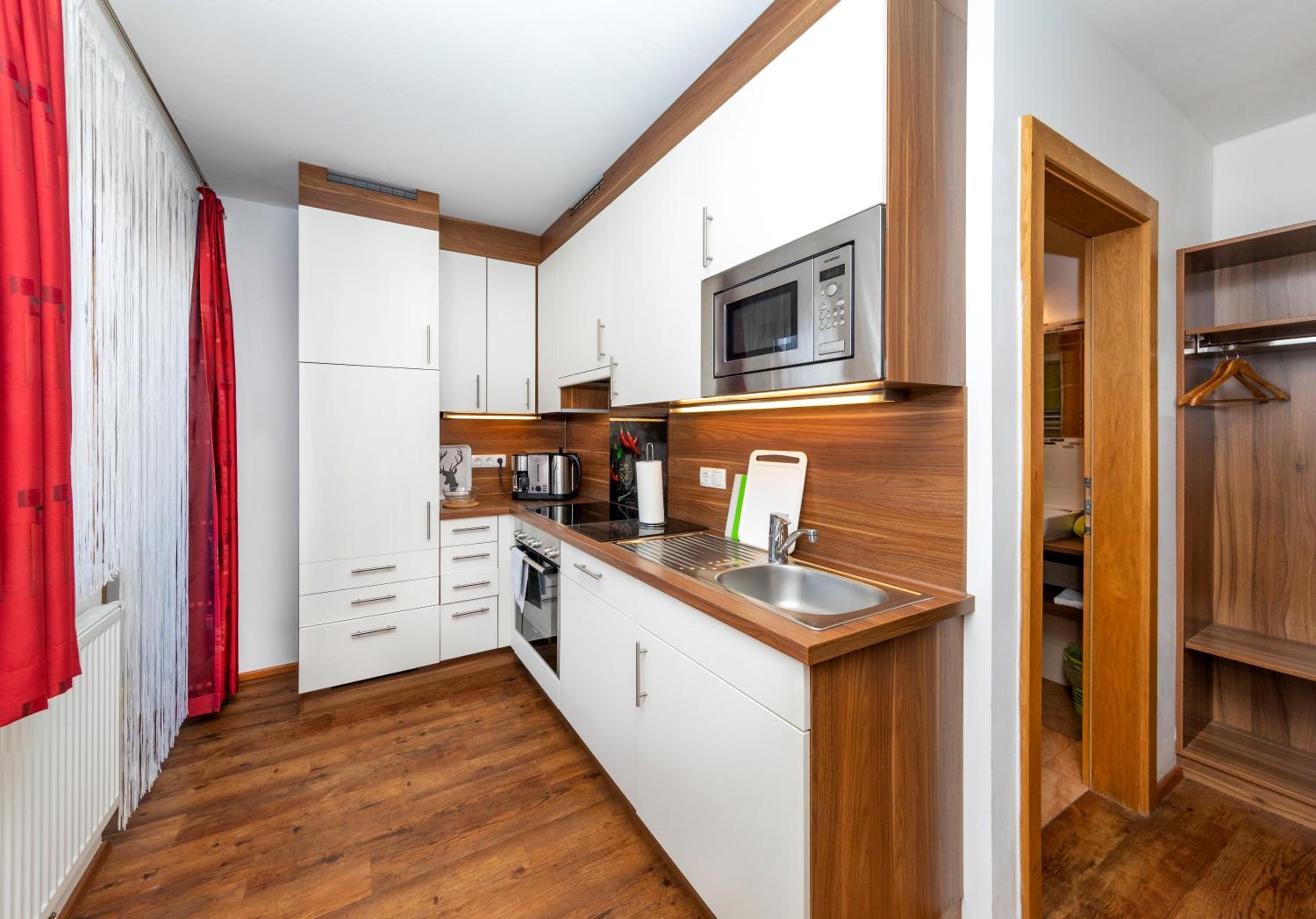 Appartement Pension Albert summercard and free parking included view 4