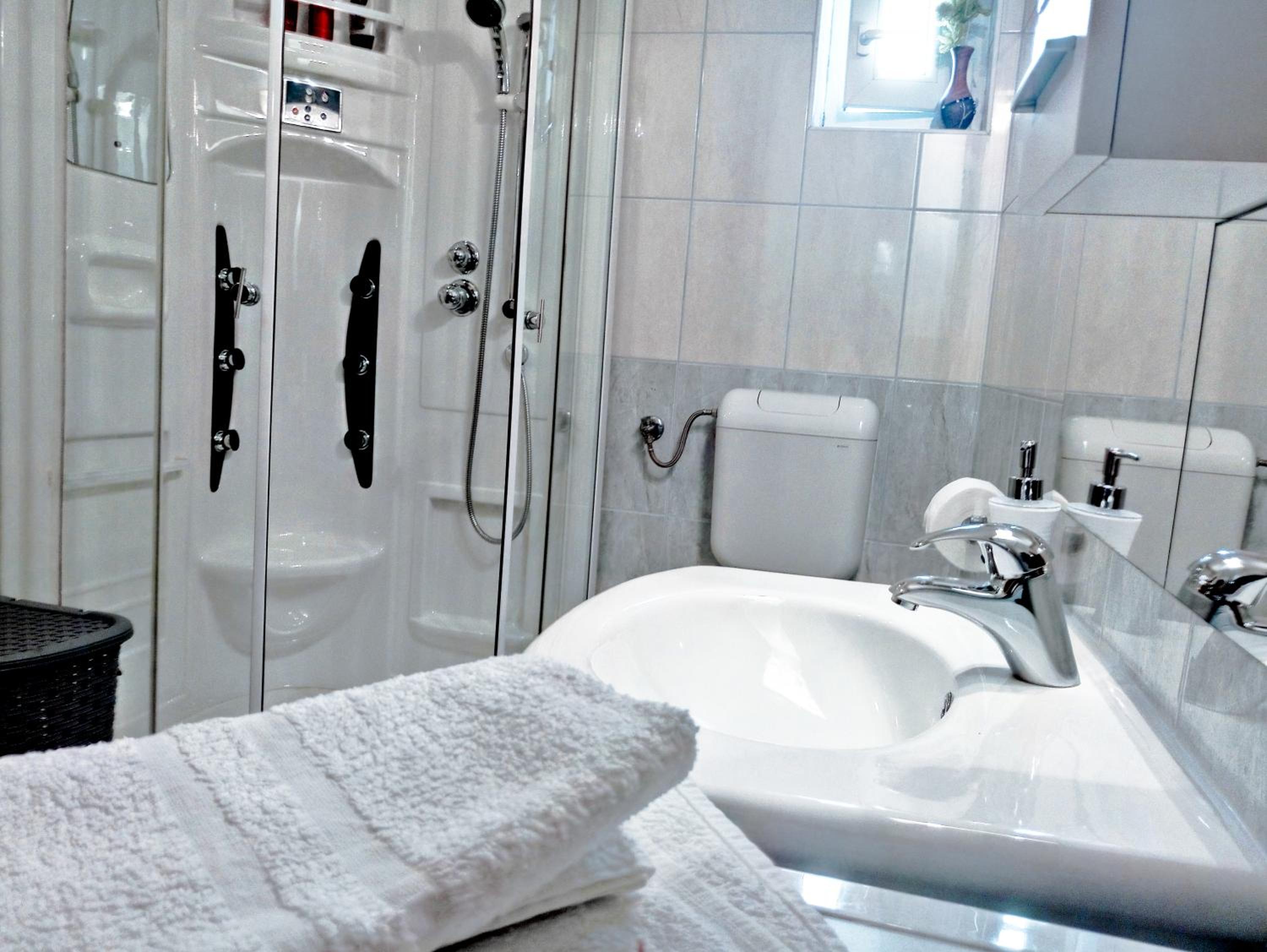 Adria Apartments and Rooms