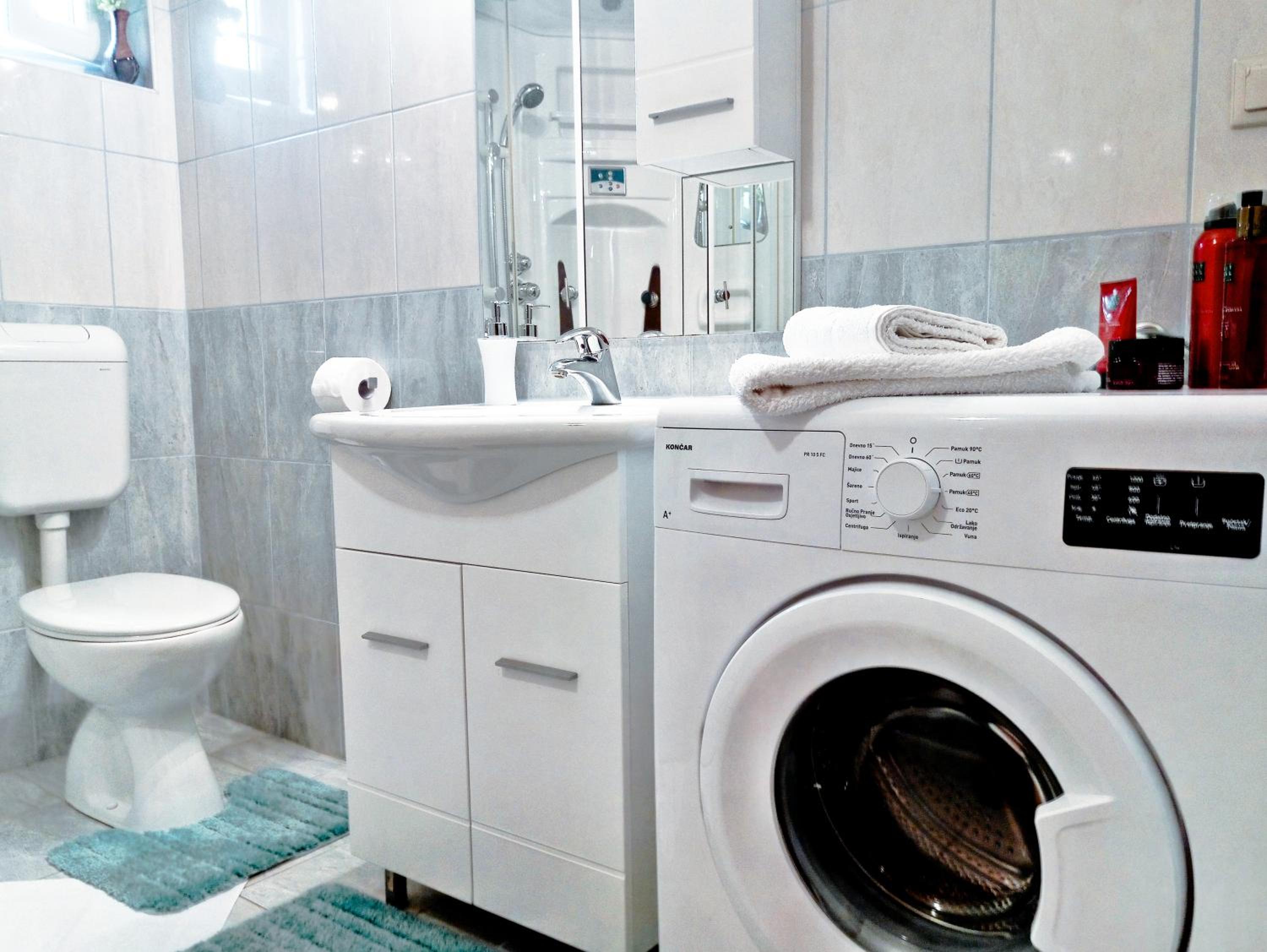 Adria Apartments and Rooms