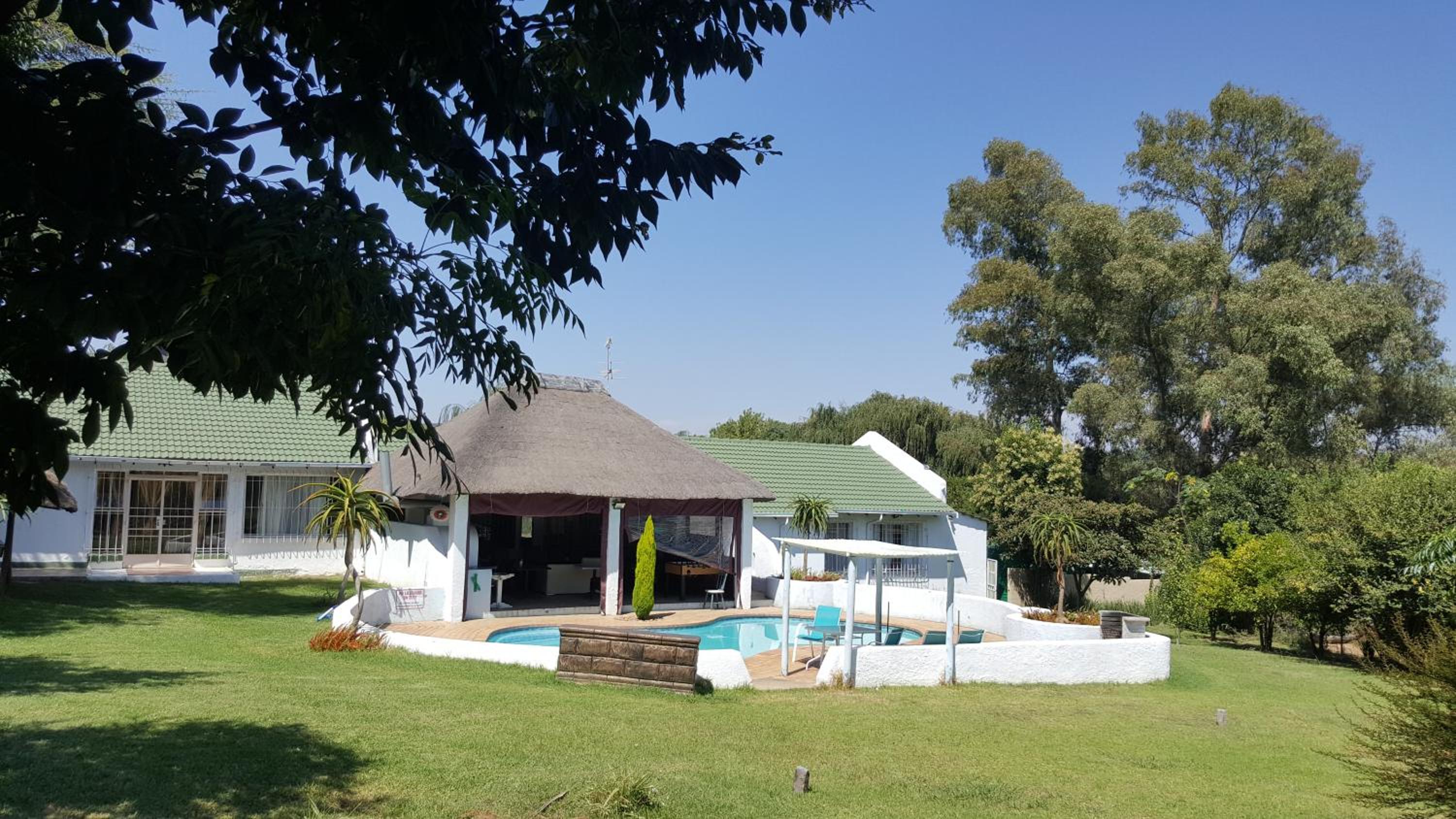 SimbaSun Cottages