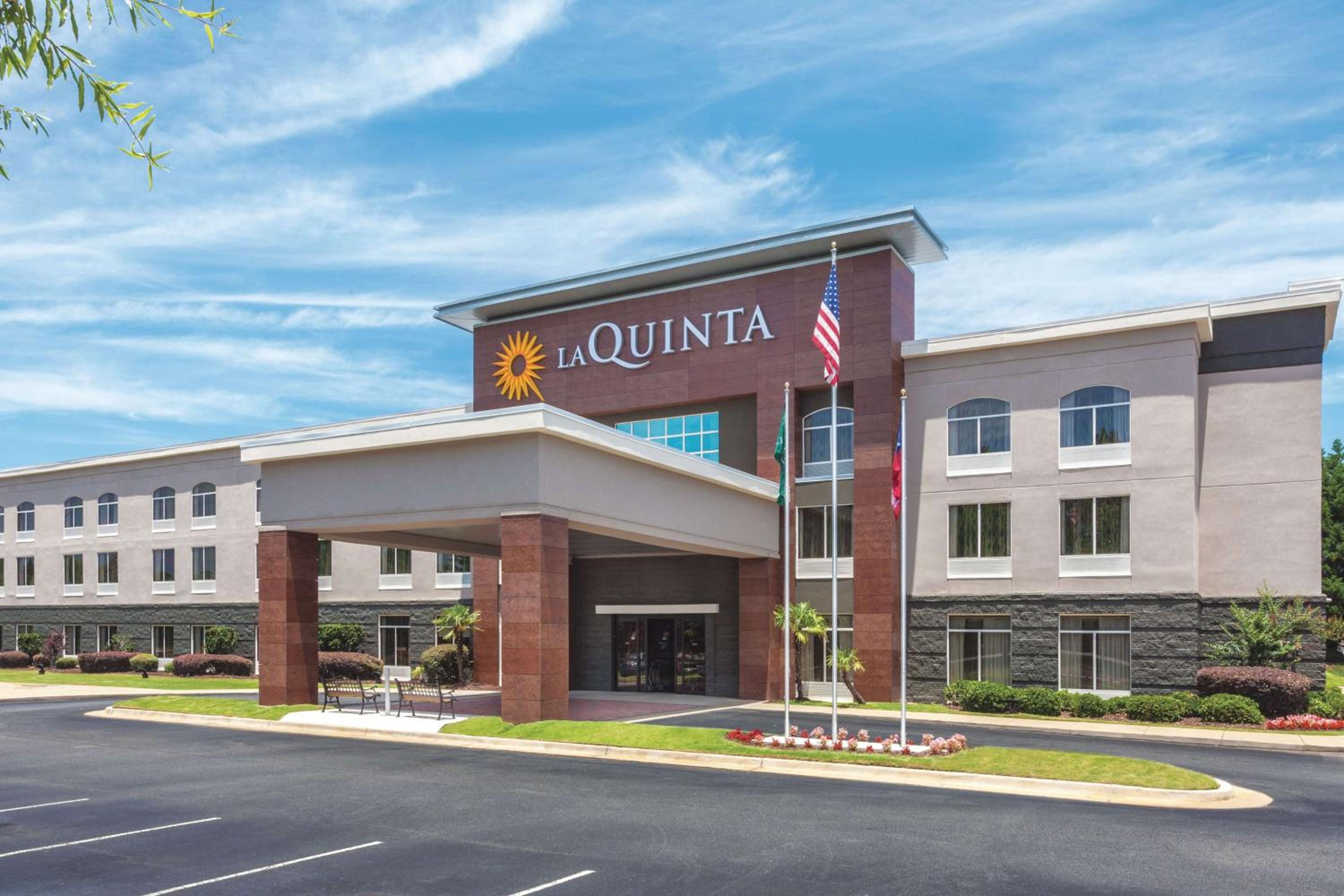 Columbus Vacations - La Quinta by Wyndham Columbus North - Property Image 1