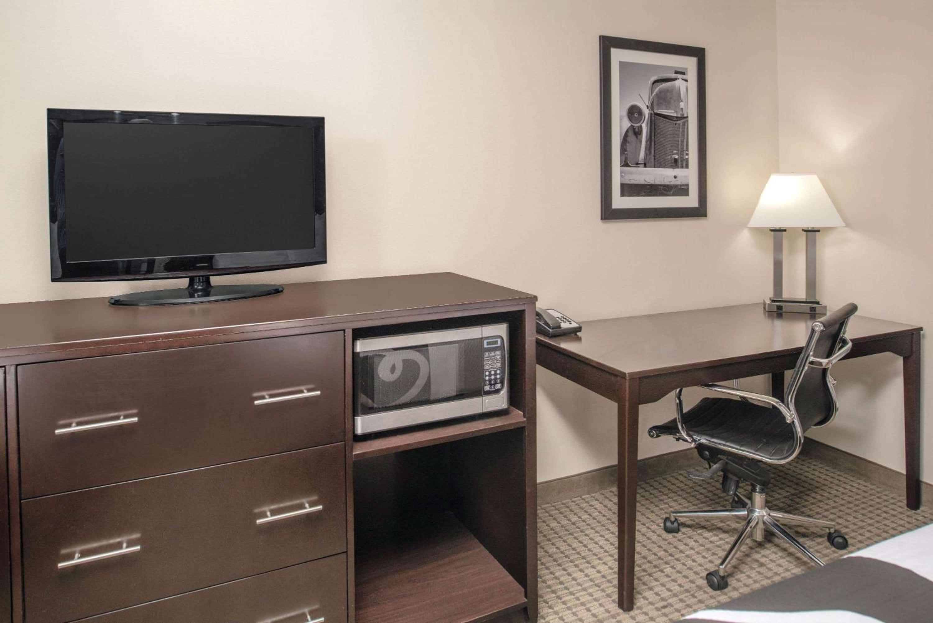 Lewiston Vacations - La Quinta by Wyndham Moscow Pullman - Property Image 2