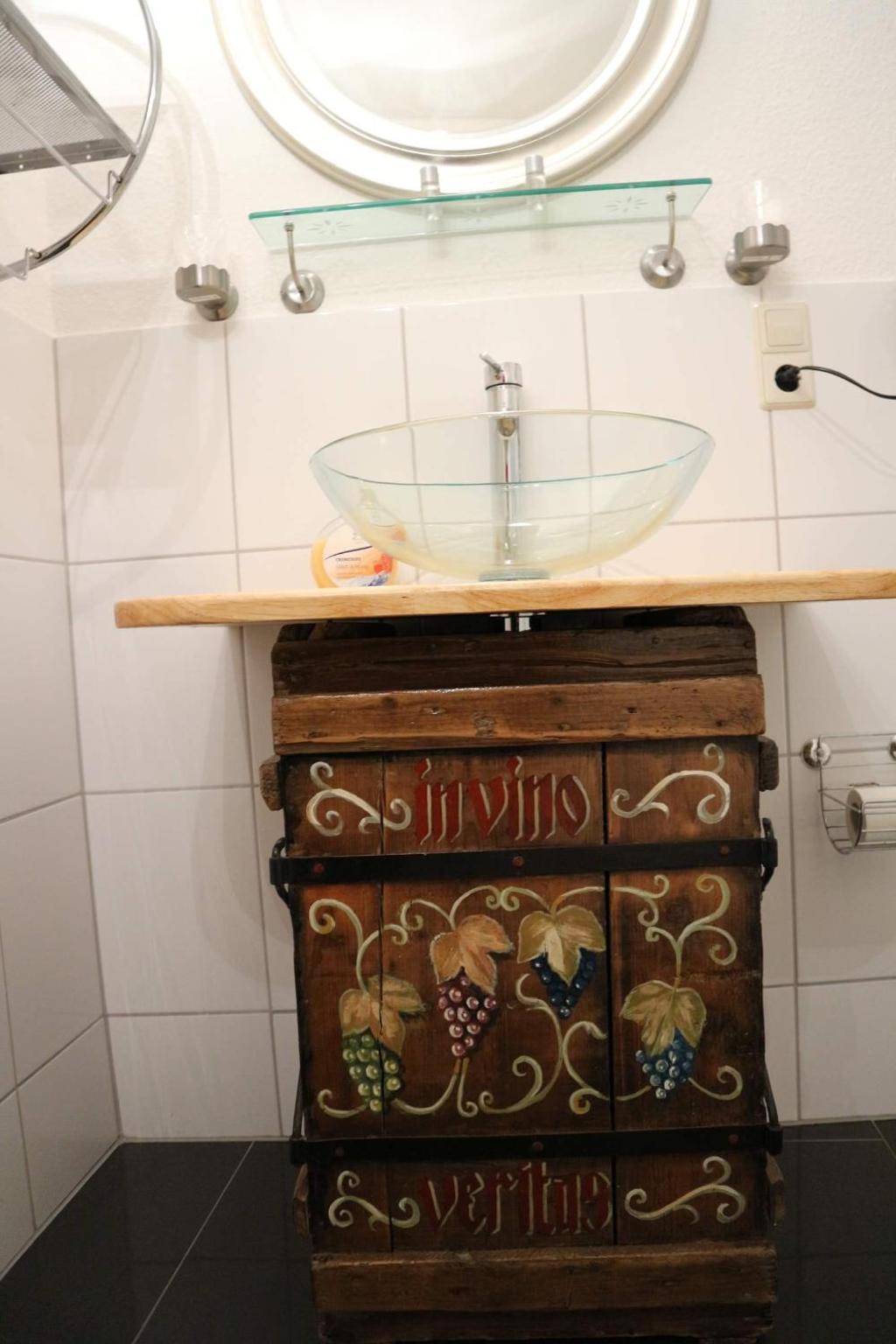 Winzerhäuschen am Brunnen