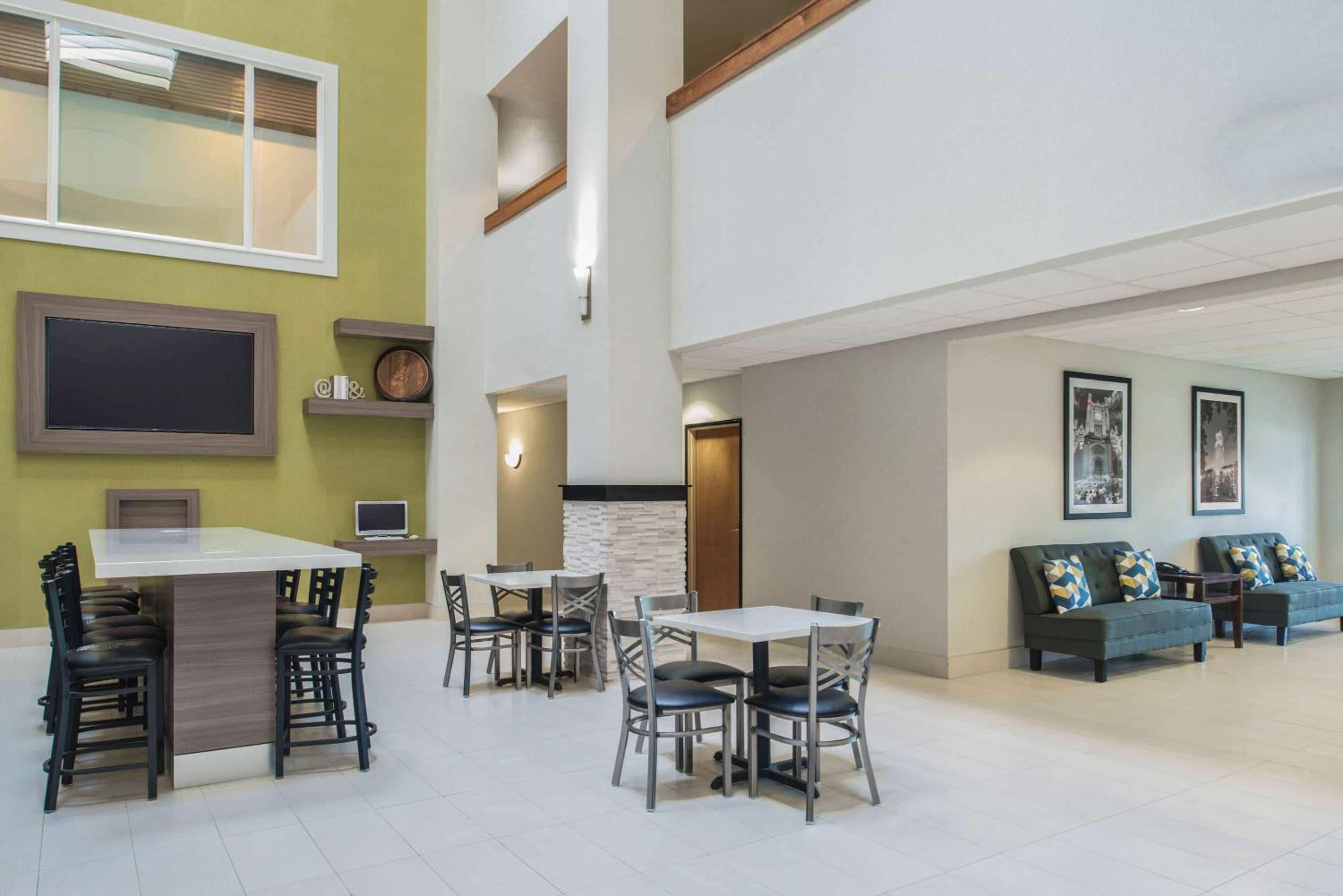 La Quinta by Wyndham Moscow Pullman - Property Image 1