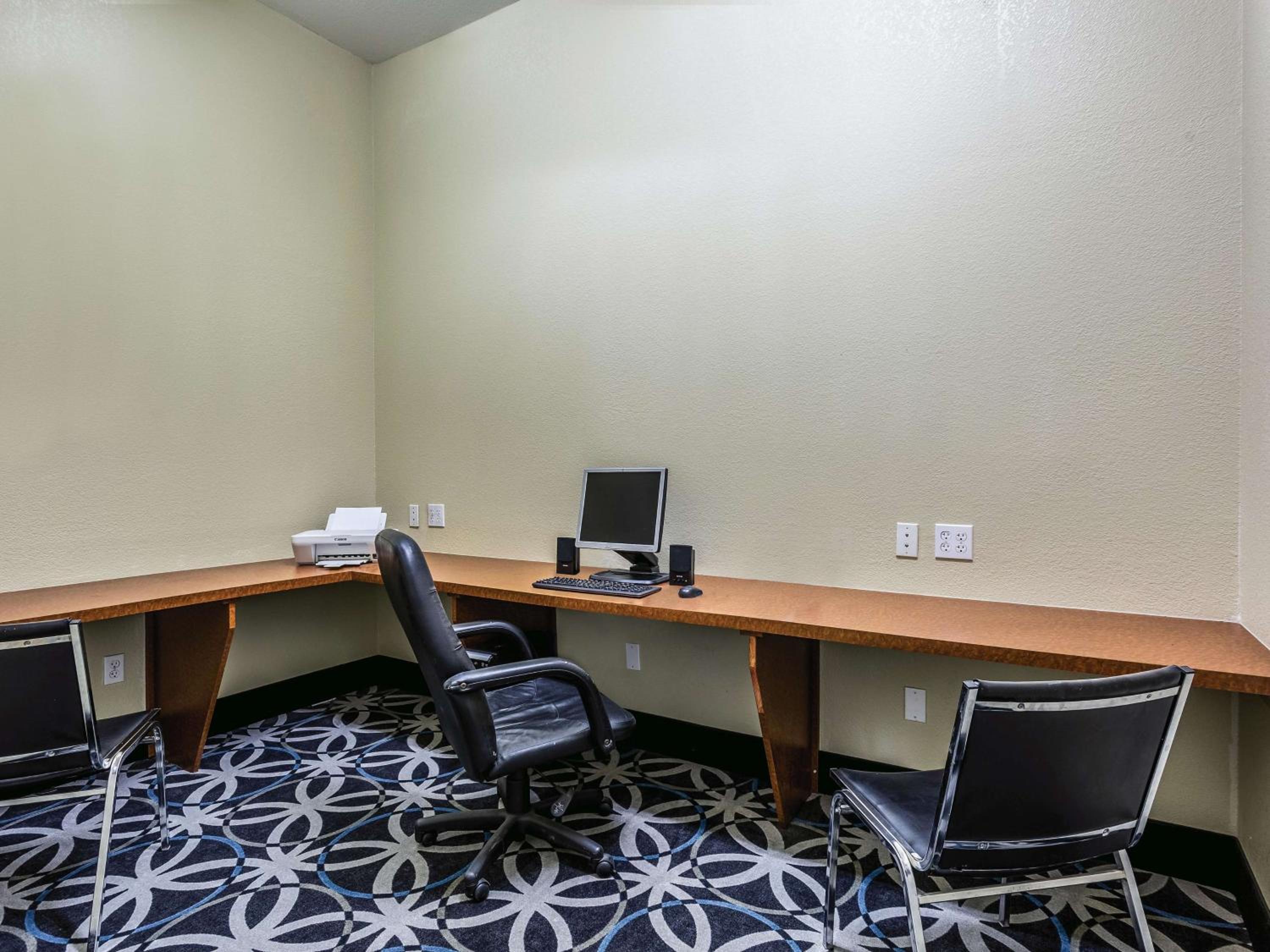 Deming Vacations - La Quinta by Wyndham Deming - Property Image 8