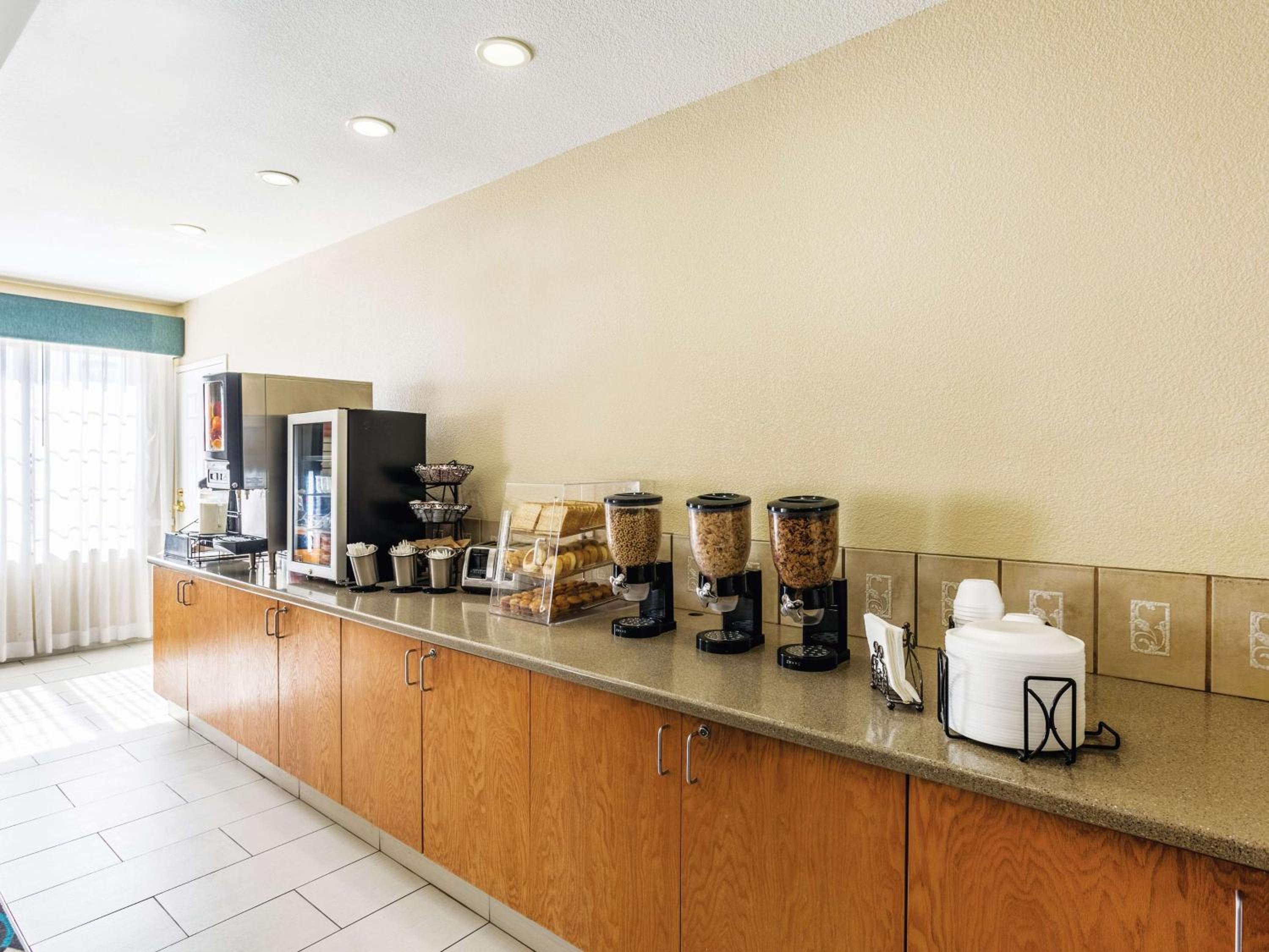Deming Vacations - La Quinta by Wyndham Deming - Property Image 9