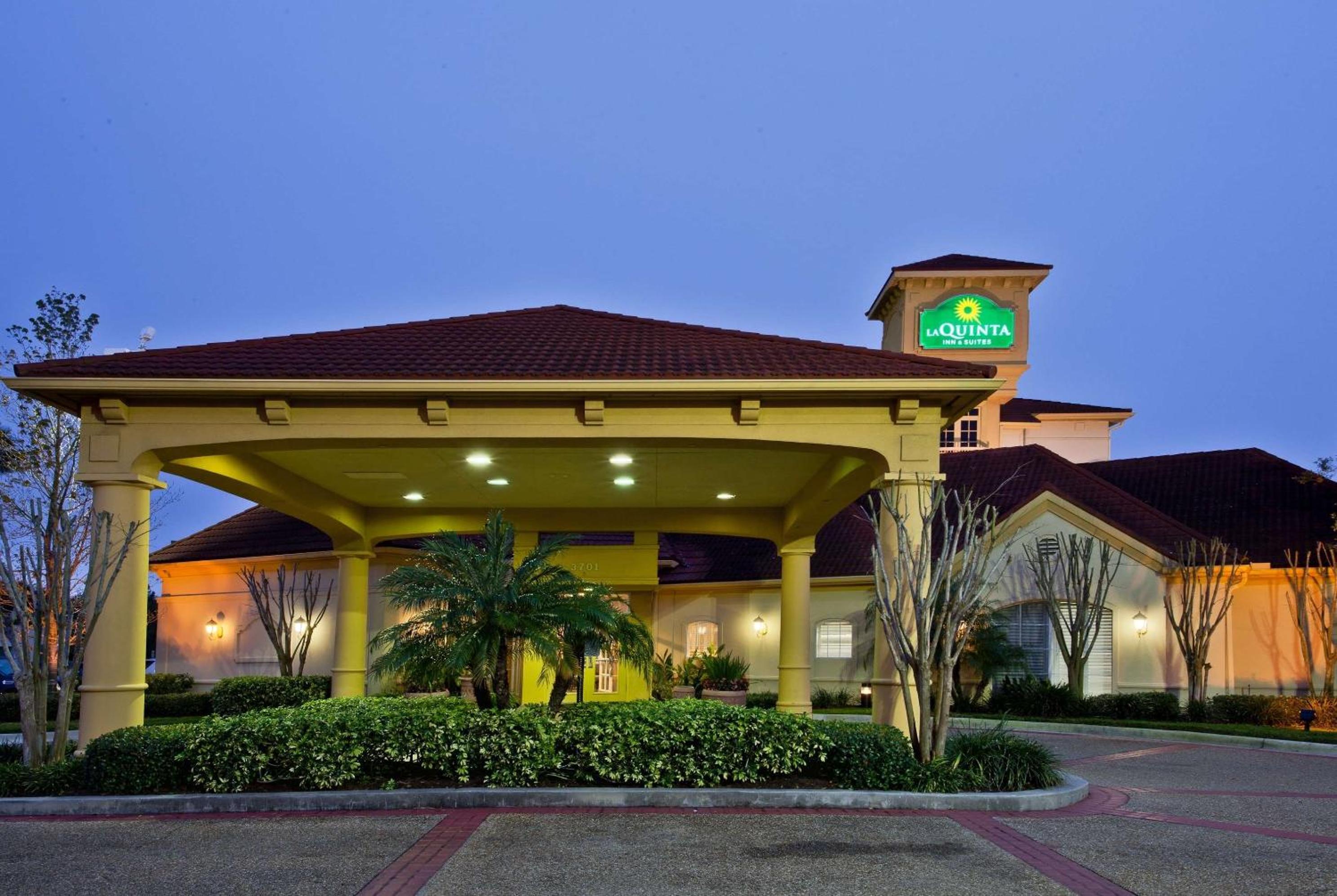 Hotel La Quinta by Wyndham USF (Near Busch Gardens) - Image 1