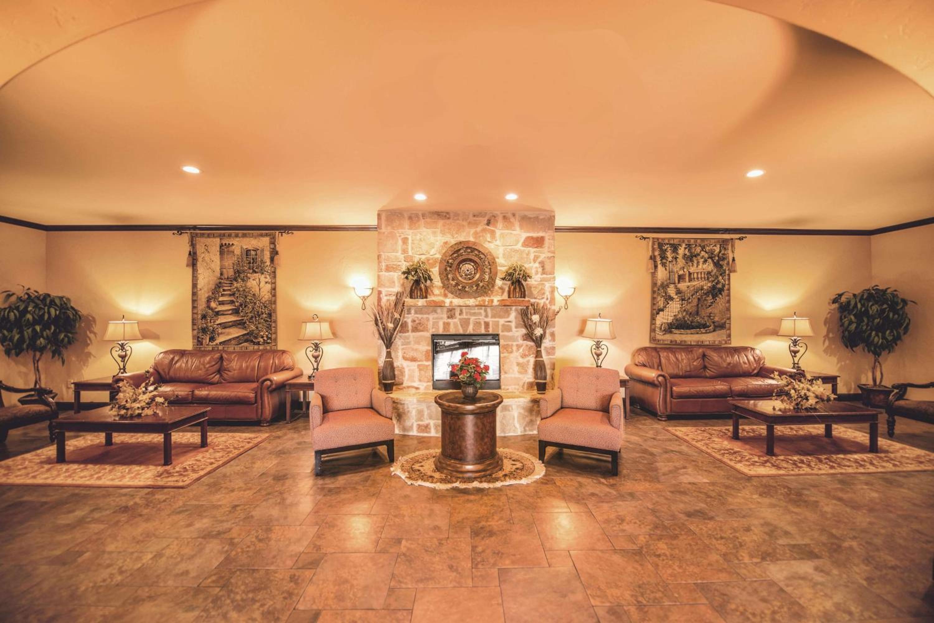 Marble Falls Vacations - La Quinta by Wyndham Marble Falls - Property Image 40