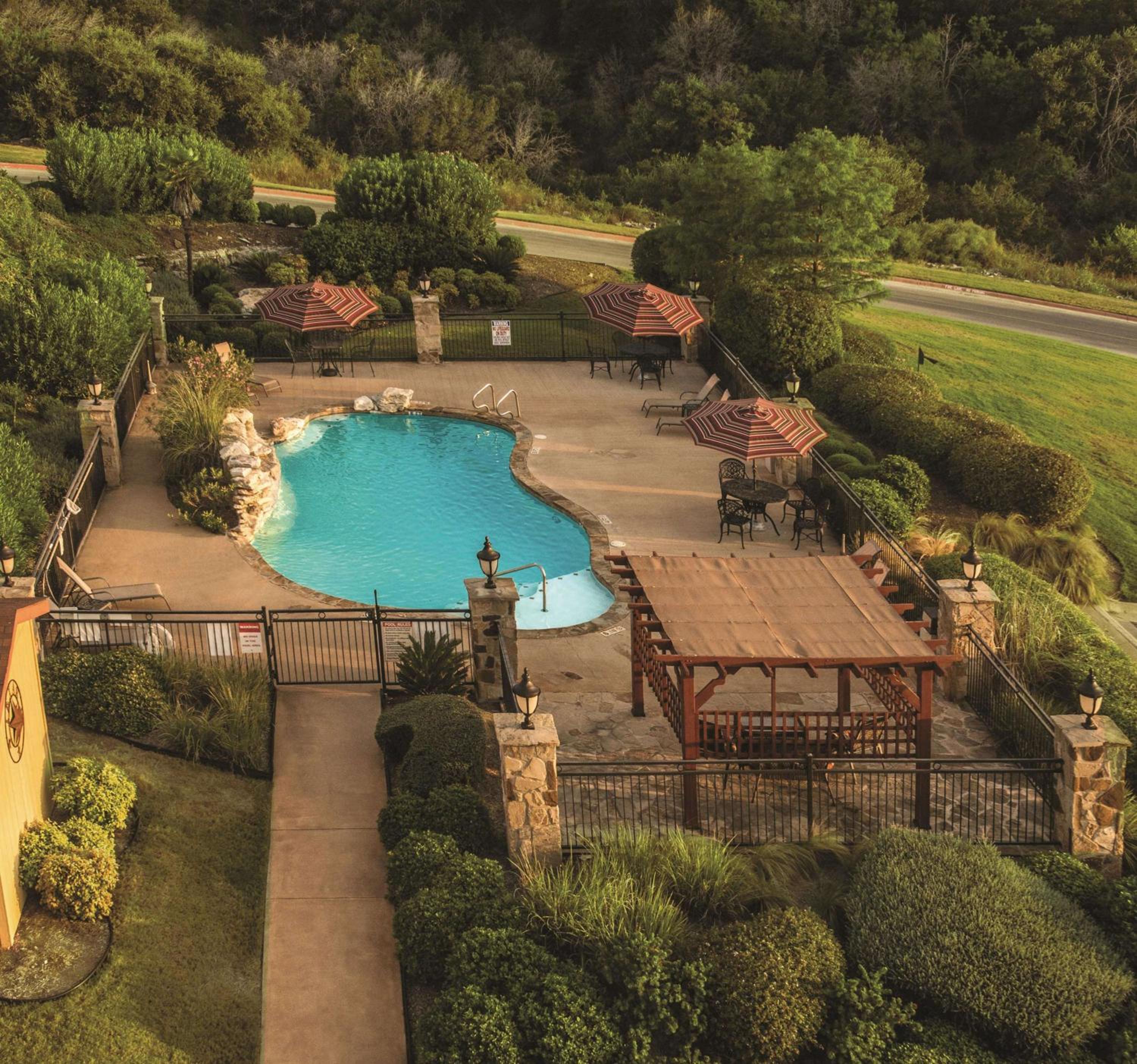 Marble Falls Vacations - La Quinta by Wyndham Marble Falls - Property Image 3