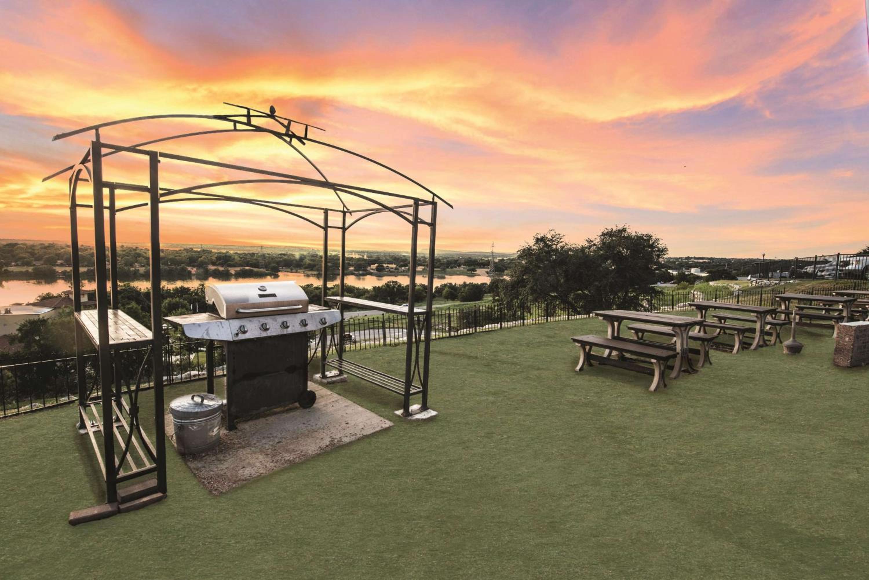 Marble Falls Vacations - La Quinta by Wyndham Marble Falls - Property Image 37