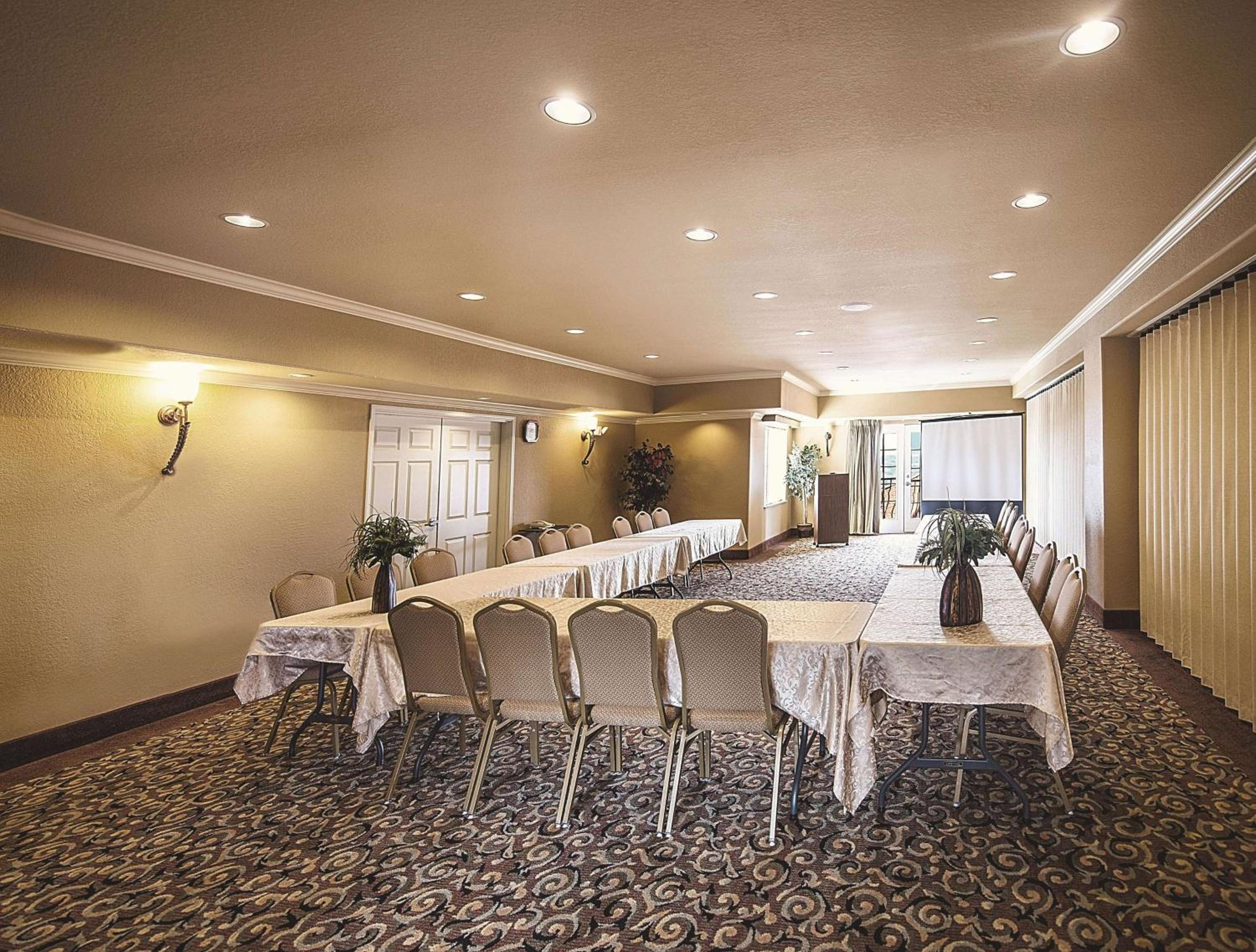 Marble Falls Vacations - La Quinta by Wyndham Marble Falls - Property Image 32