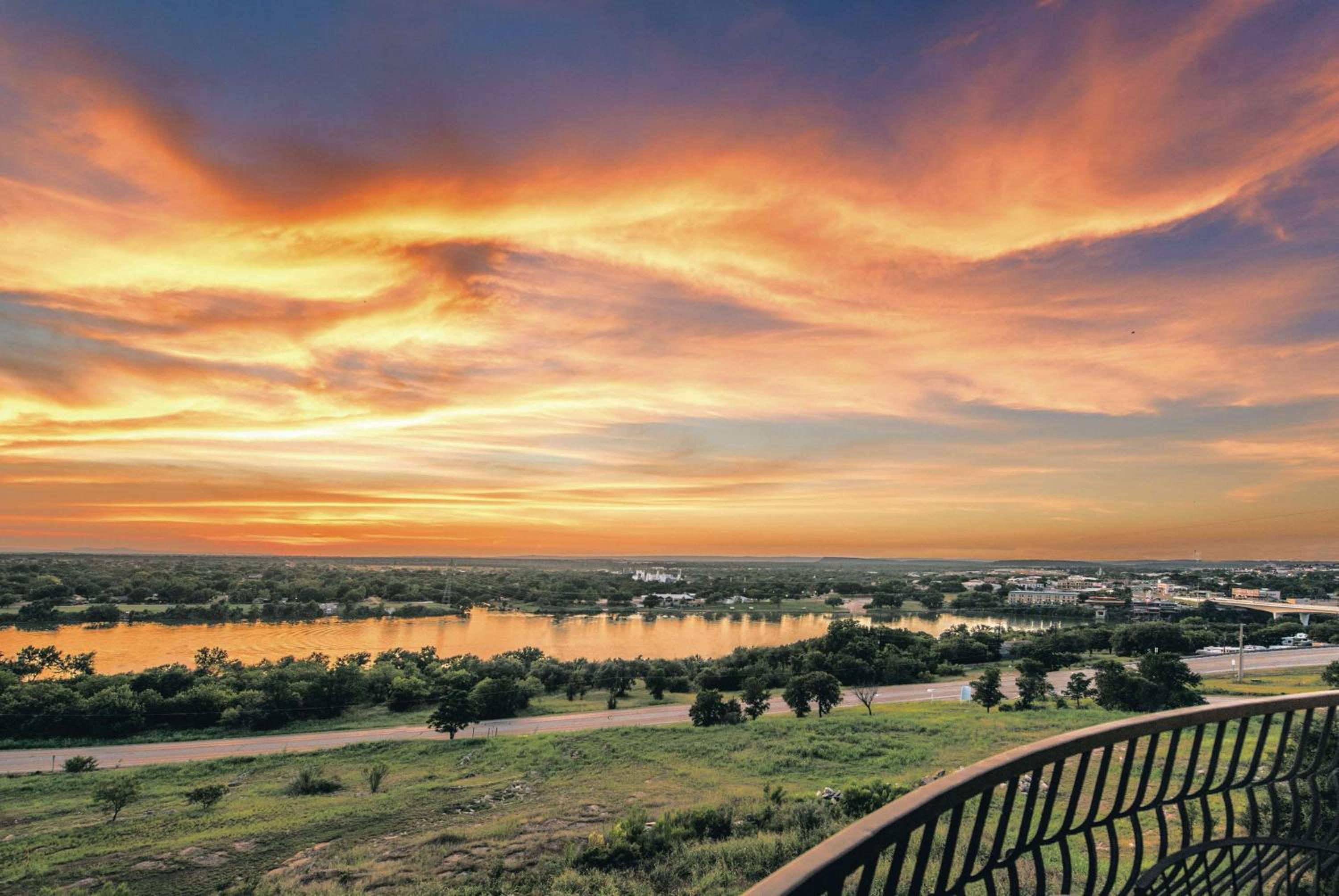 Marble Falls Vacations - La Quinta by Wyndham Marble Falls - Property Image 28