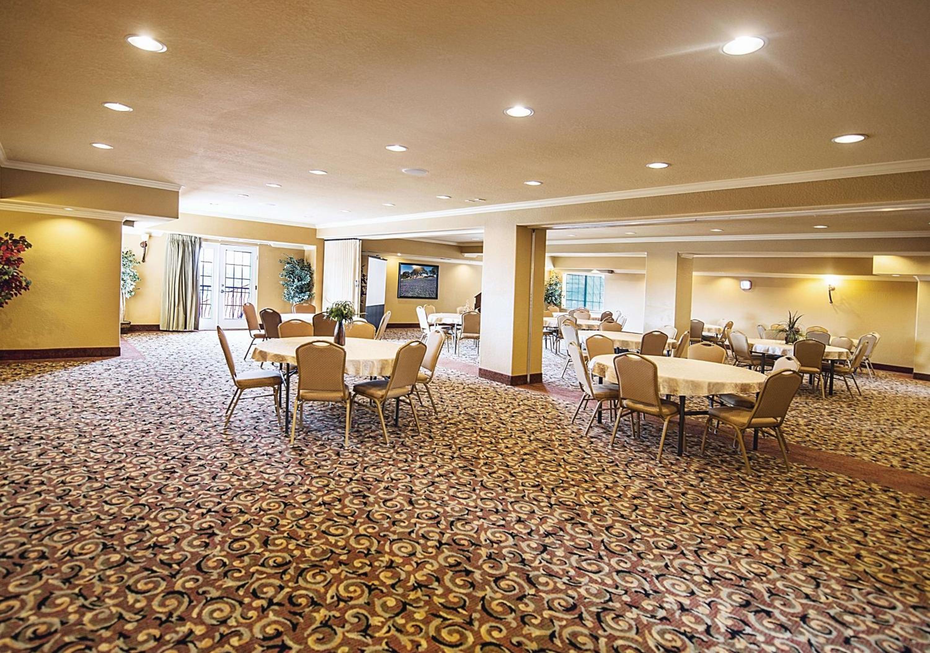 Marble Falls Vacations - La Quinta by Wyndham Marble Falls - Property Image 24