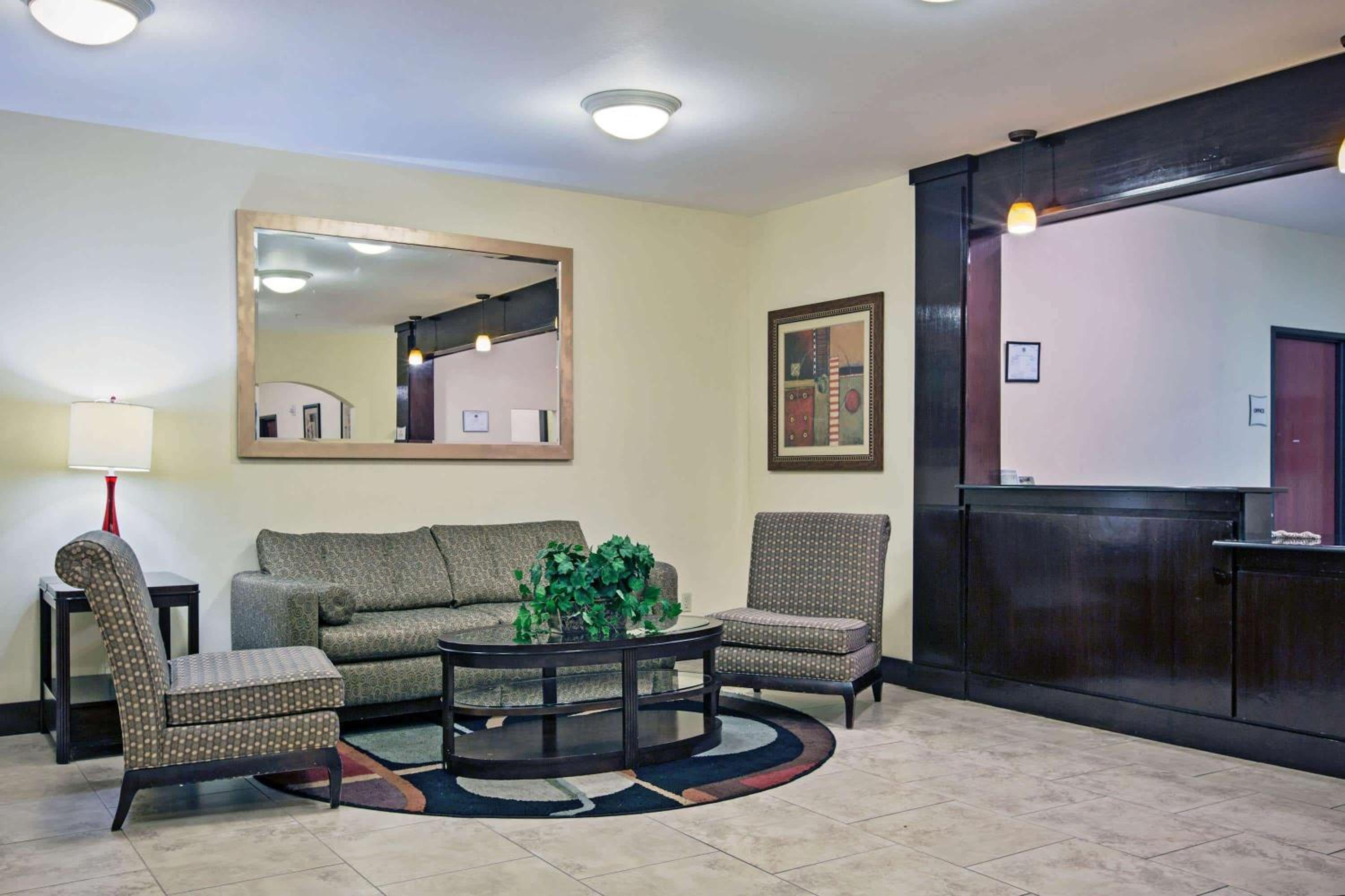 Morgan City Vacations - La Quinta by Wyndham Morgan City - Property Image 19