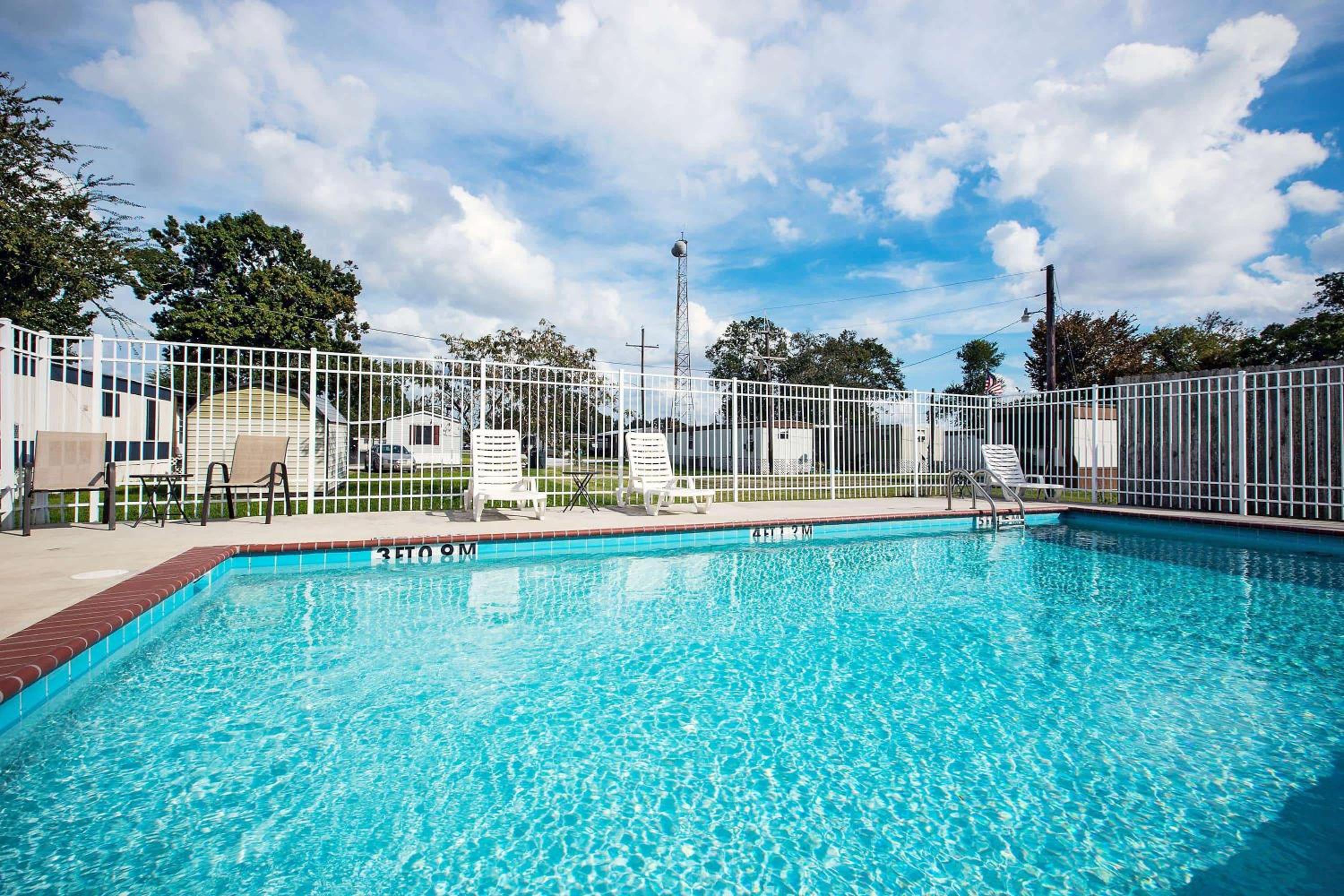 Morgan City Vacations - La Quinta by Wyndham Morgan City - Property Image 10