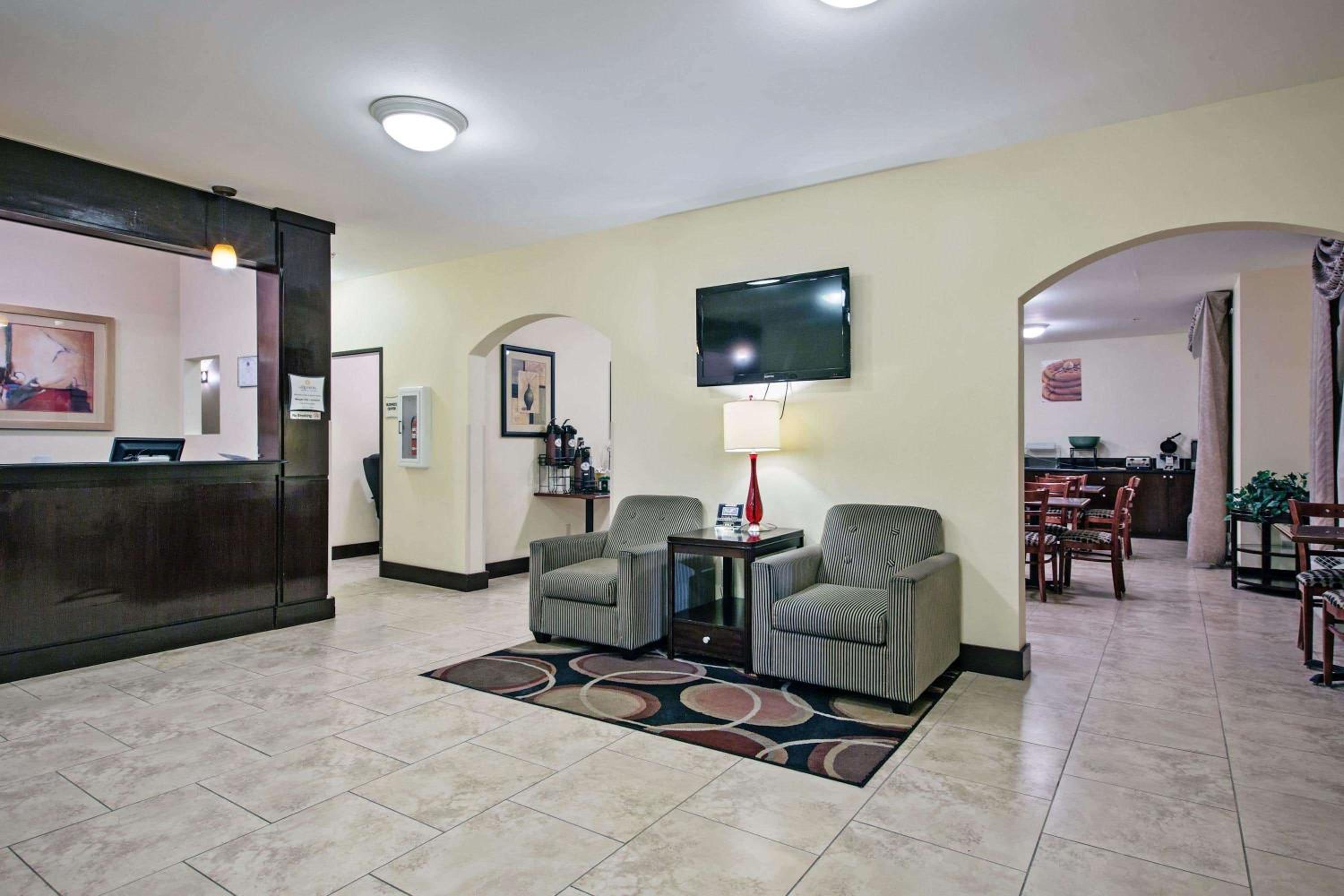 Morgan City Vacations - La Quinta by Wyndham Morgan City - Property Image 1