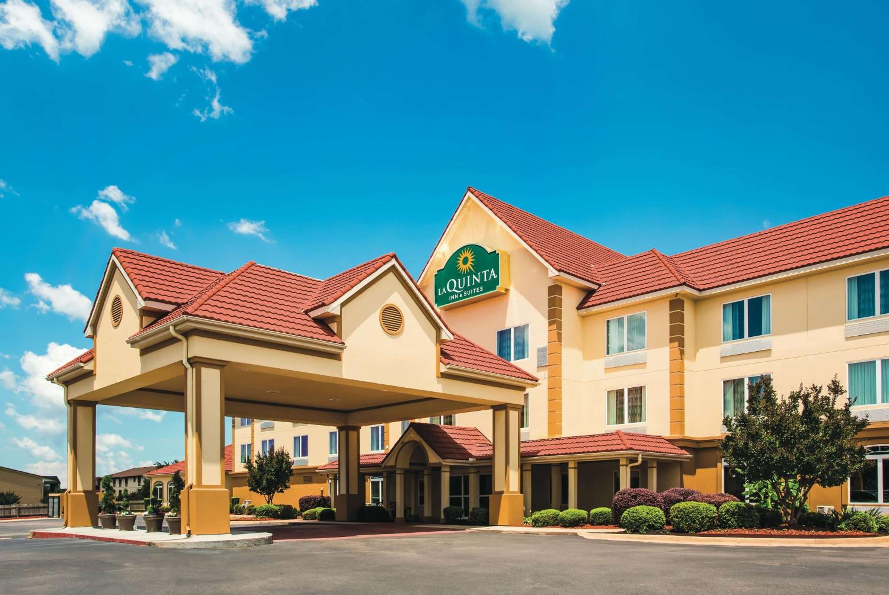 Russellville Vacations - La Quinta by Wyndham Russellville - Property Image 1