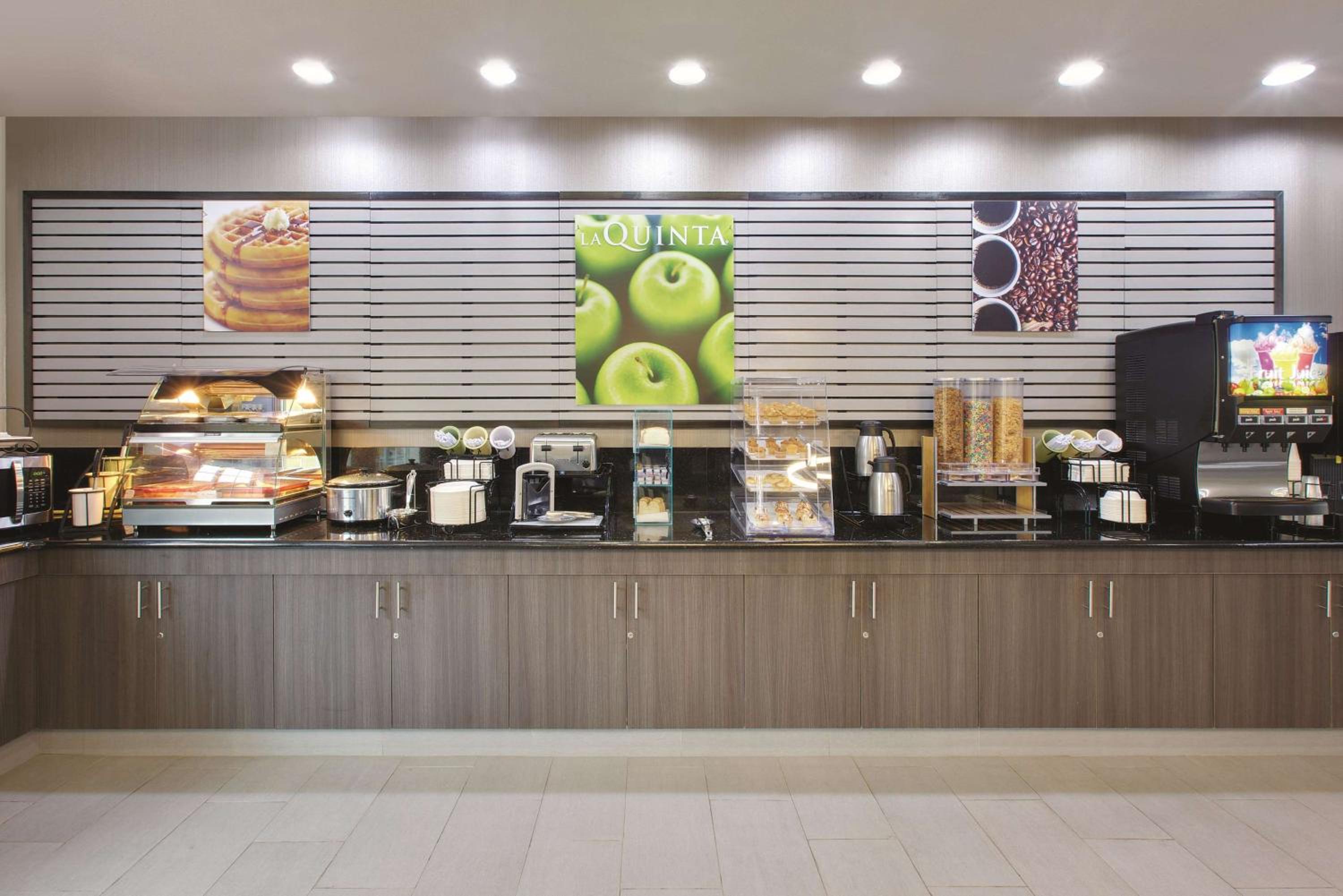 La Quinta by Wyndham Corsicana view 2