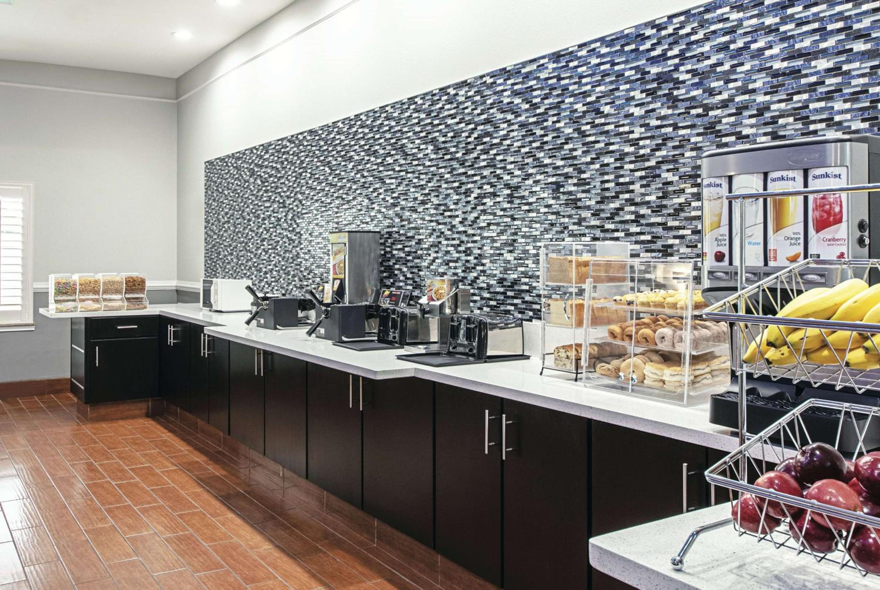 La Quinta by Wyndham Alamo-McAllen East - Property Image 3