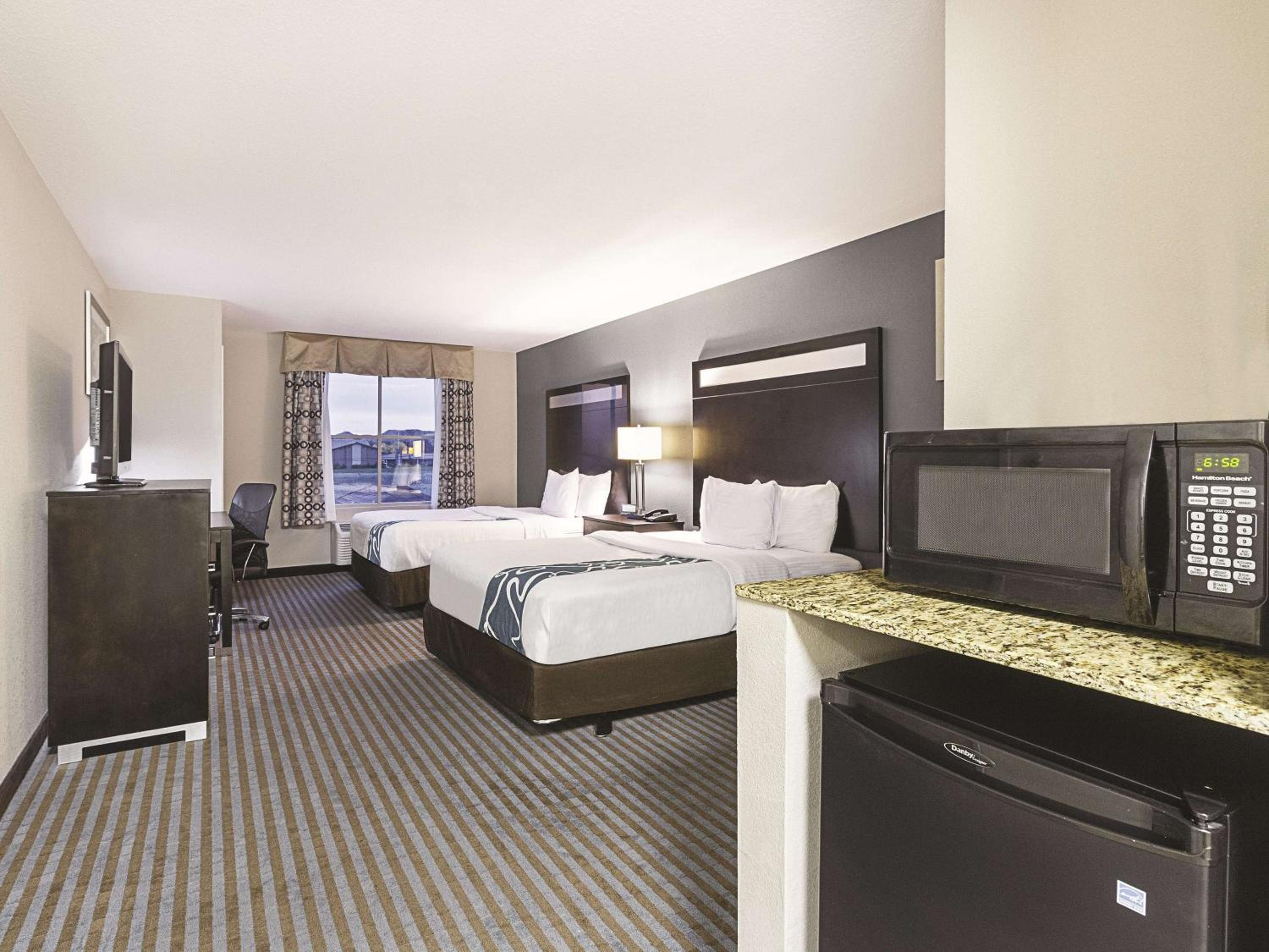 La Quinta Inn & Suites Casino and Bar by Wyndham Glendive