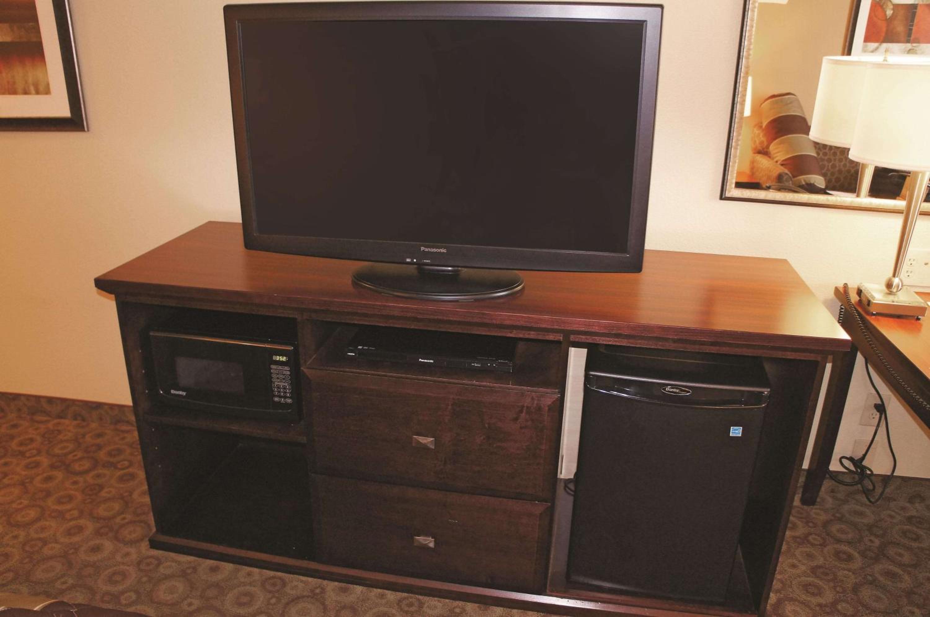 Dickinson Vacations - La Quinta by Wyndham Dickinson - Property Image 10