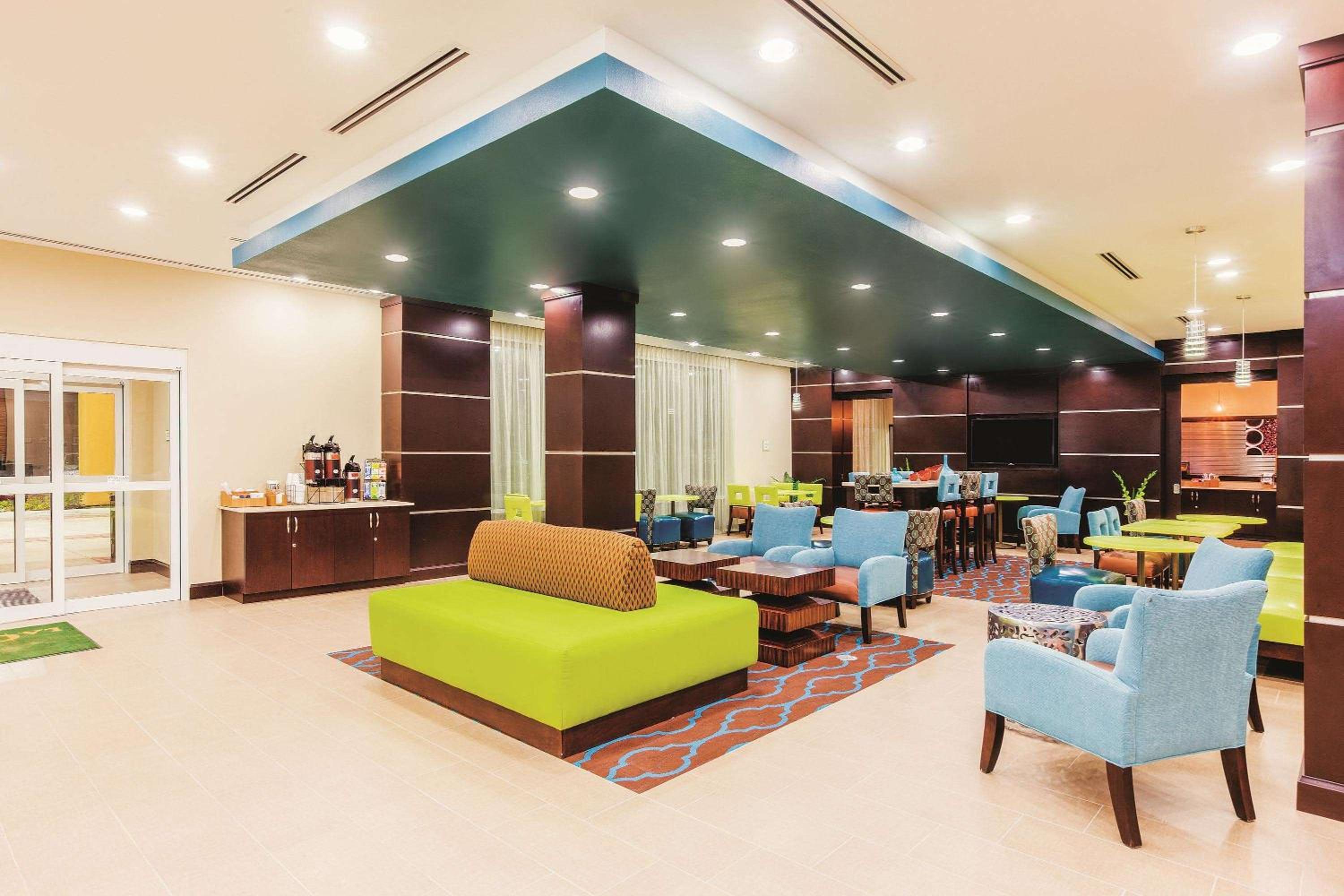 La Quinta by Wyndham Cotulla