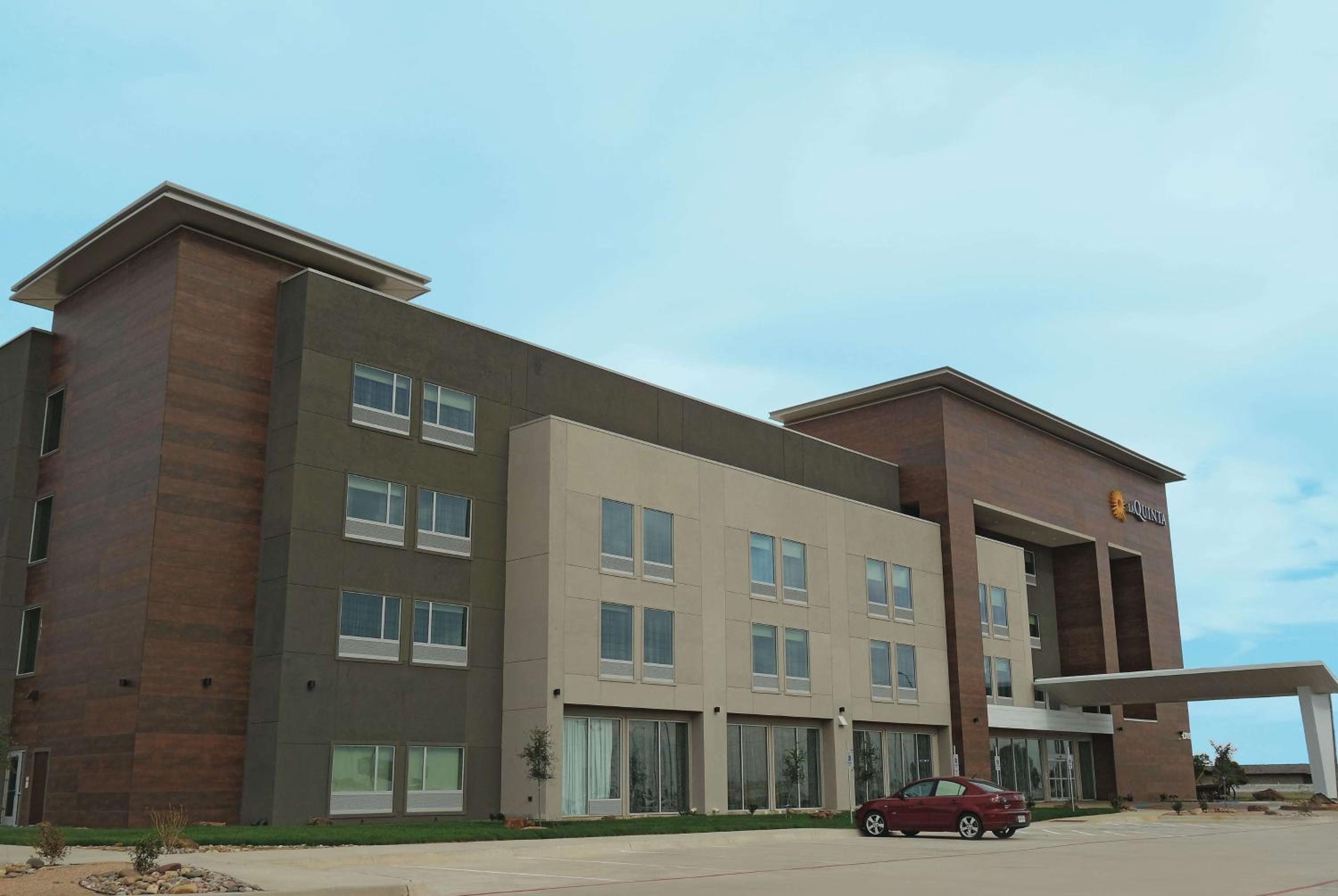 Hotel La Quinta by Wyndham Amarillo Airport - Image 1