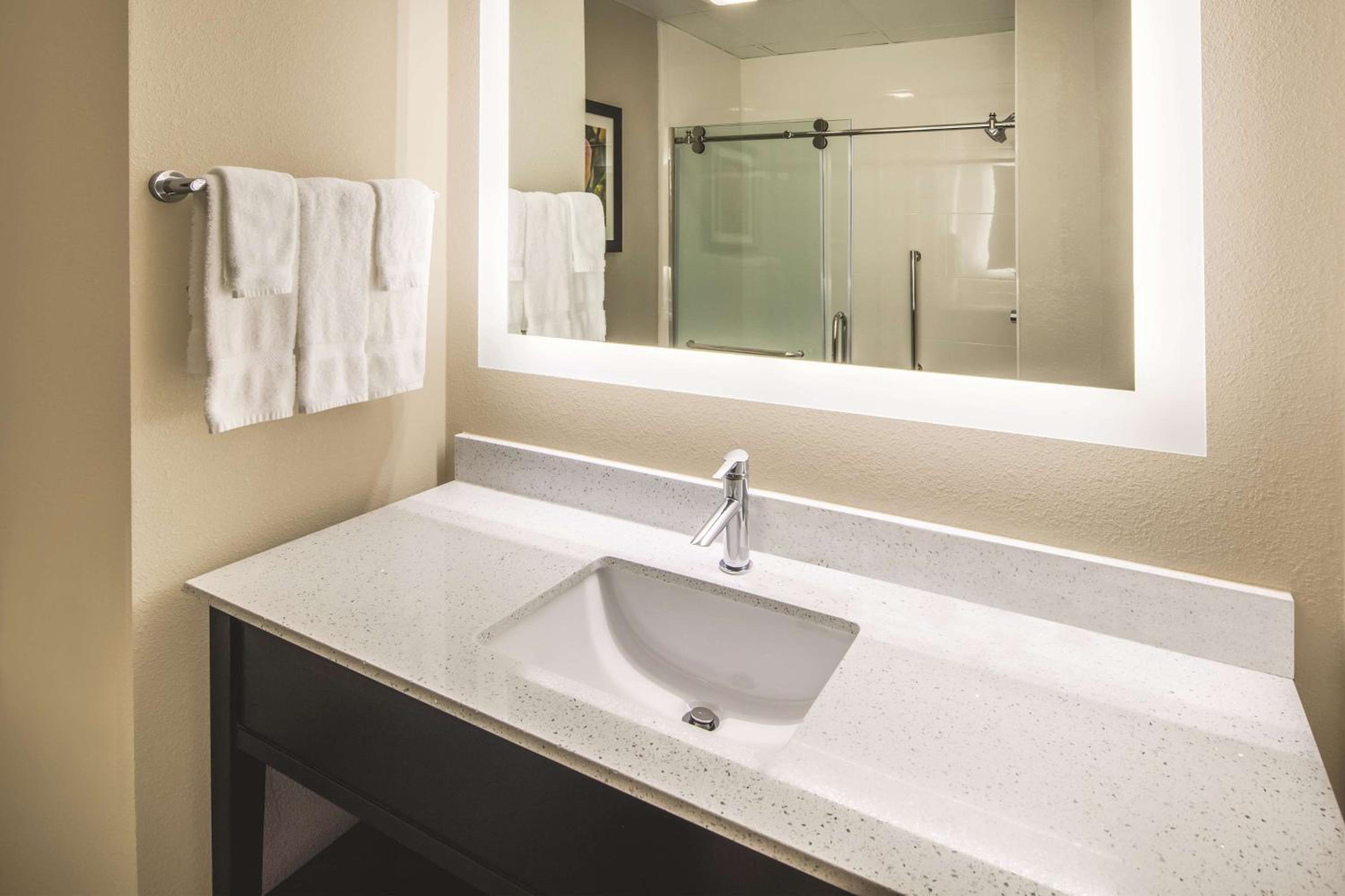 Milledgeville Vacations - La Quinta by Wyndham Milledgeville - Property Image 6