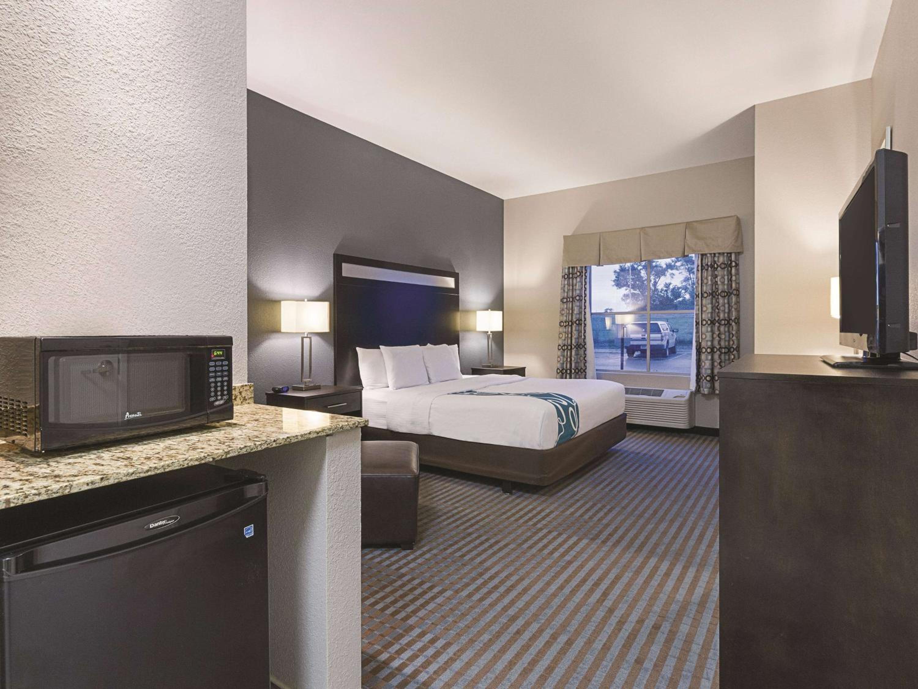 La Quinta Inn & Suites Casino and Bar by Wyndham Glendive