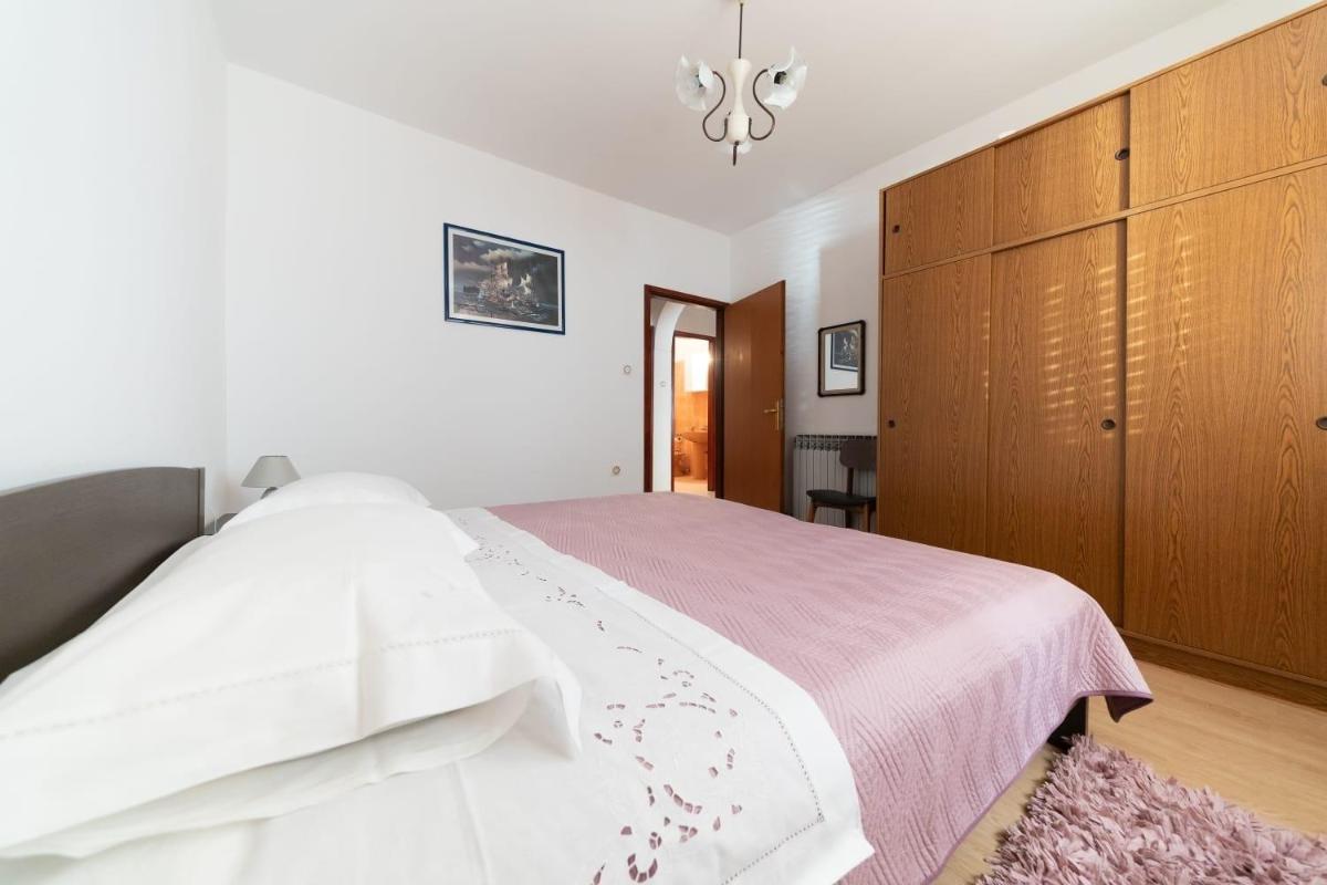 Villa Petar 1 - 10m from sea view 2