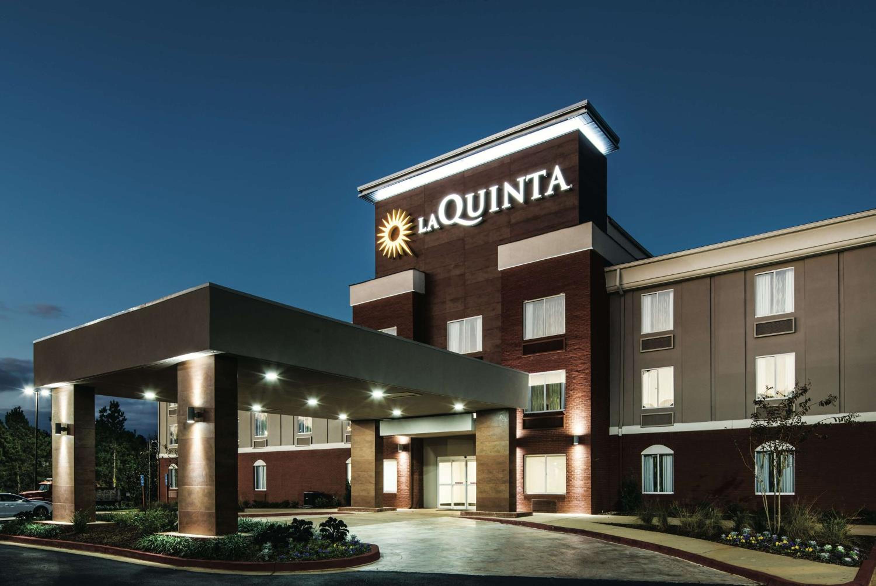 Milledgeville Vacations - La Quinta by Wyndham Milledgeville - Property Image 1