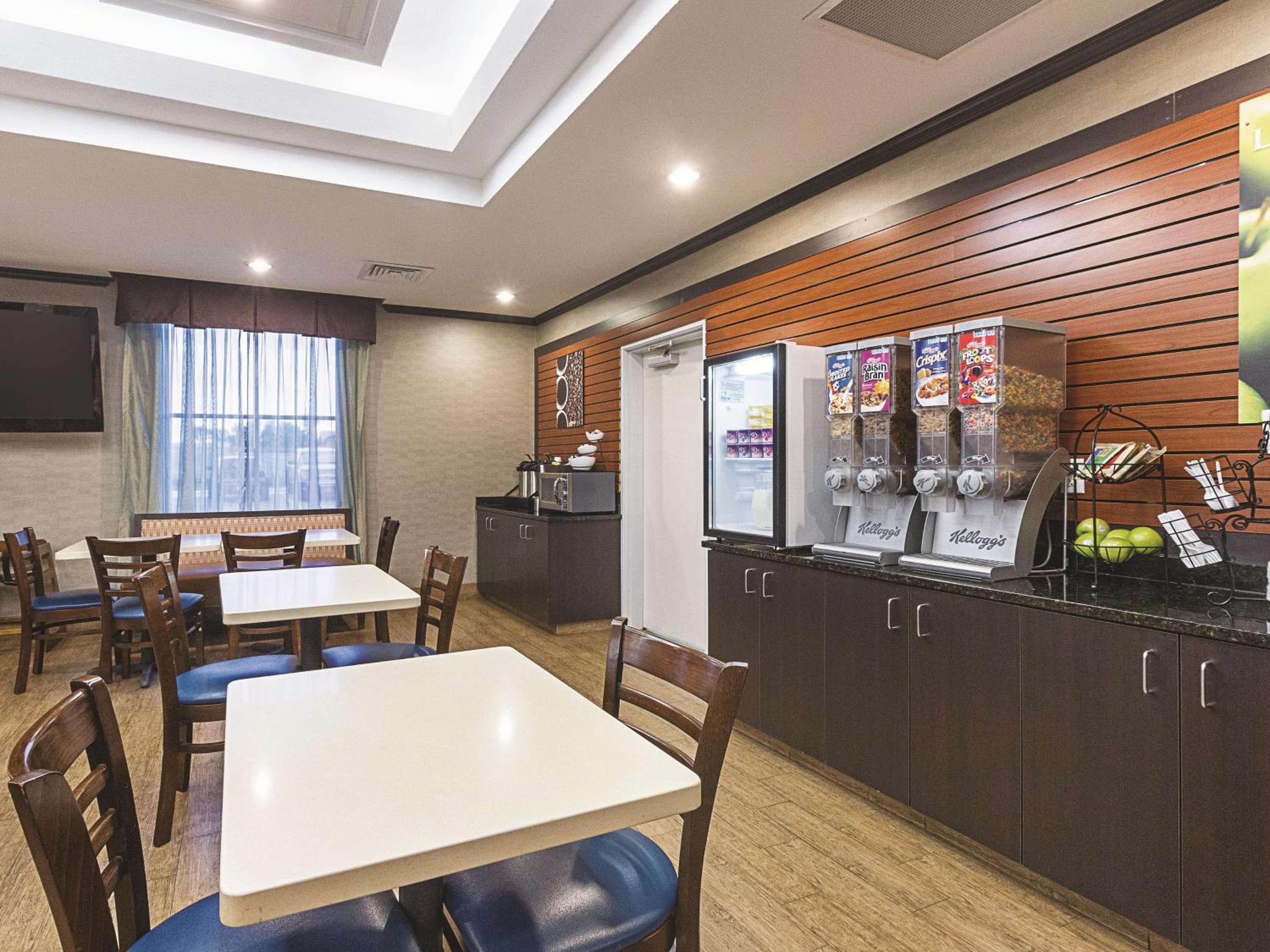 La Quinta Inn & Suites Casino and Bar by Wyndham Glendive