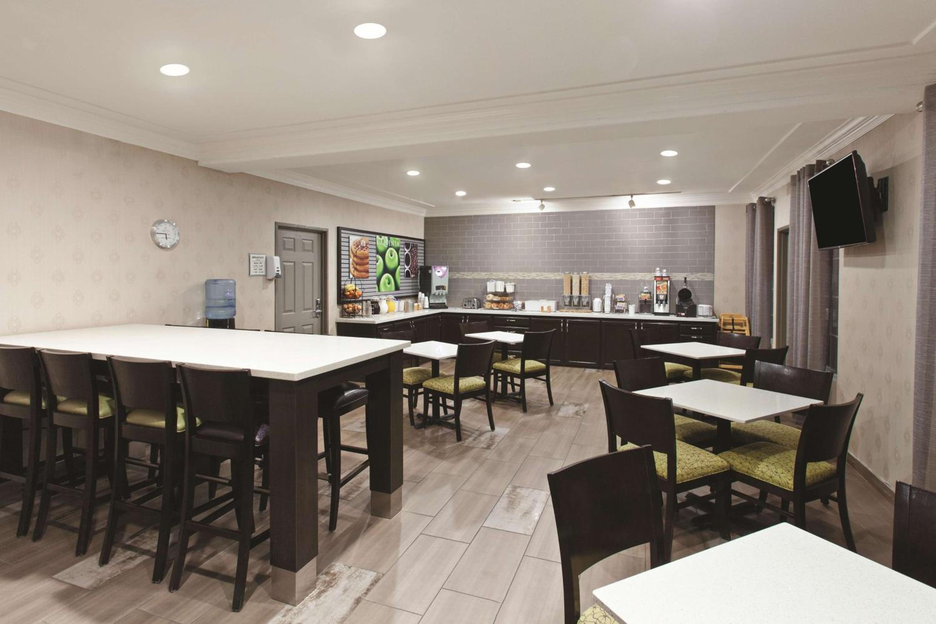 Los Banos Vacations - La Quinta by Wyndham Los Banos - Property Image 3