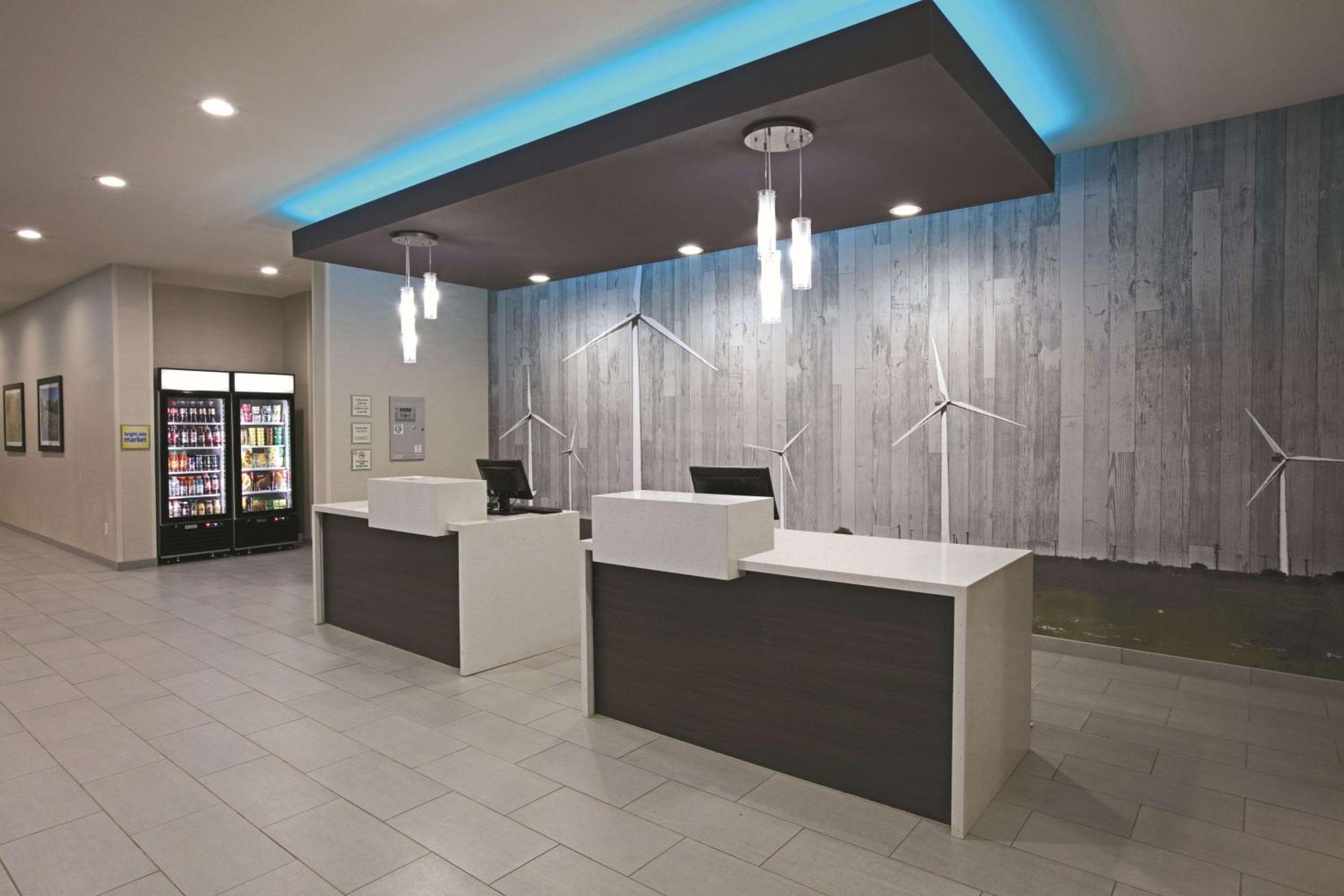 Sweetwater Vacations - La Quinta by Wyndham Sweetwater East - Property Image 3